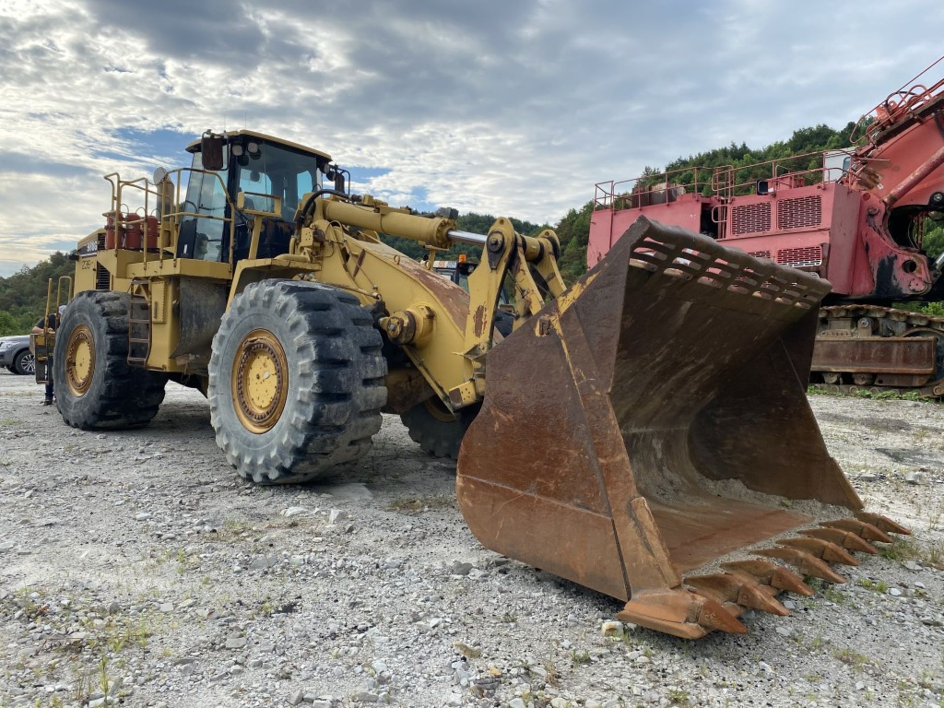 2004 CATERPILLAR 988G ARTICULATED WHEEL LOADER, ENCLOSED CAB, S/N: ABNH01383, 246,485 HOURS, 8- - Image 2 of 29