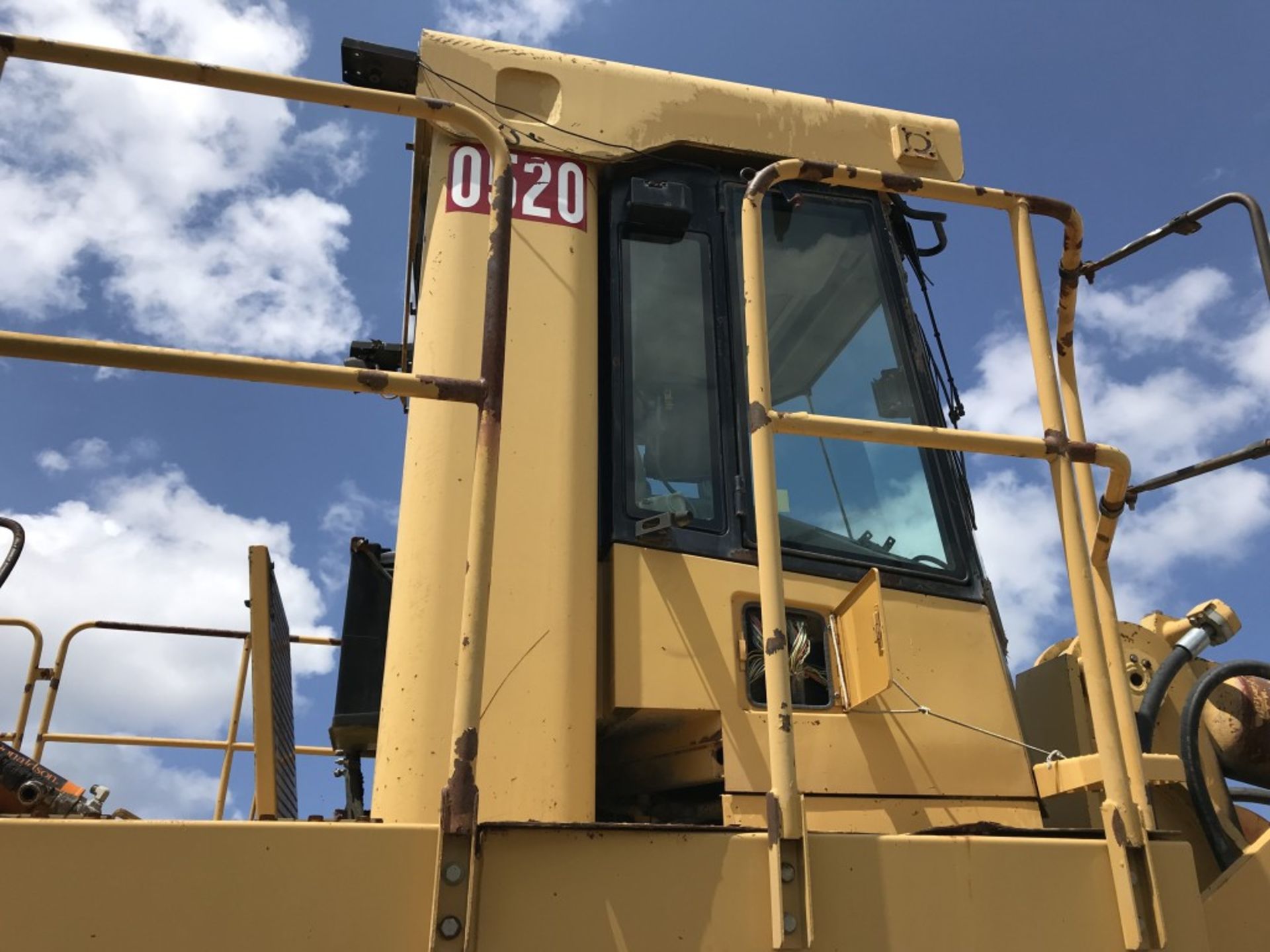 CATERPILLAR 992G WHEEL LOADER FOR PARTS, S/N: CAT0992GHADZ00520, CAT DIESEL ENGINE, MISSING A LOT OF - Image 14 of 15