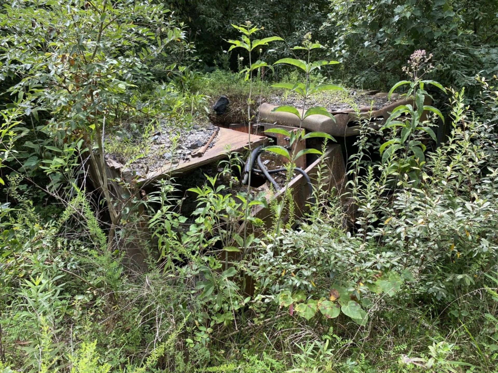 JOY 12CM12 CONTINUOUS MINER, S/N JM LOCATION: EAST MINGO SHOP - Image 4 of 12