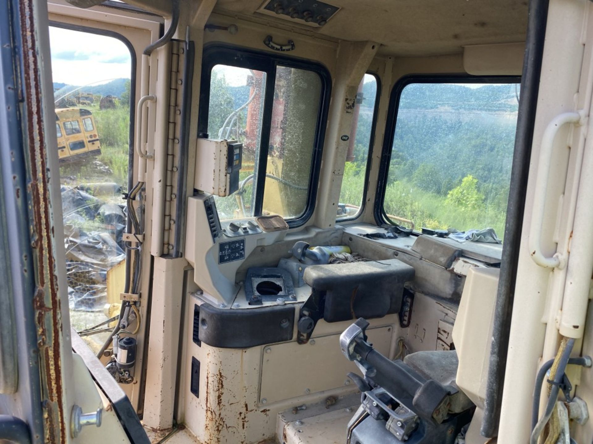 CAT D11R DOZER, S/N: 9XR00164, CAT 3508 ENGINE, APPROX. 21' BLADE, TILT BLADE, REAR RIPPER - Image 18 of 21