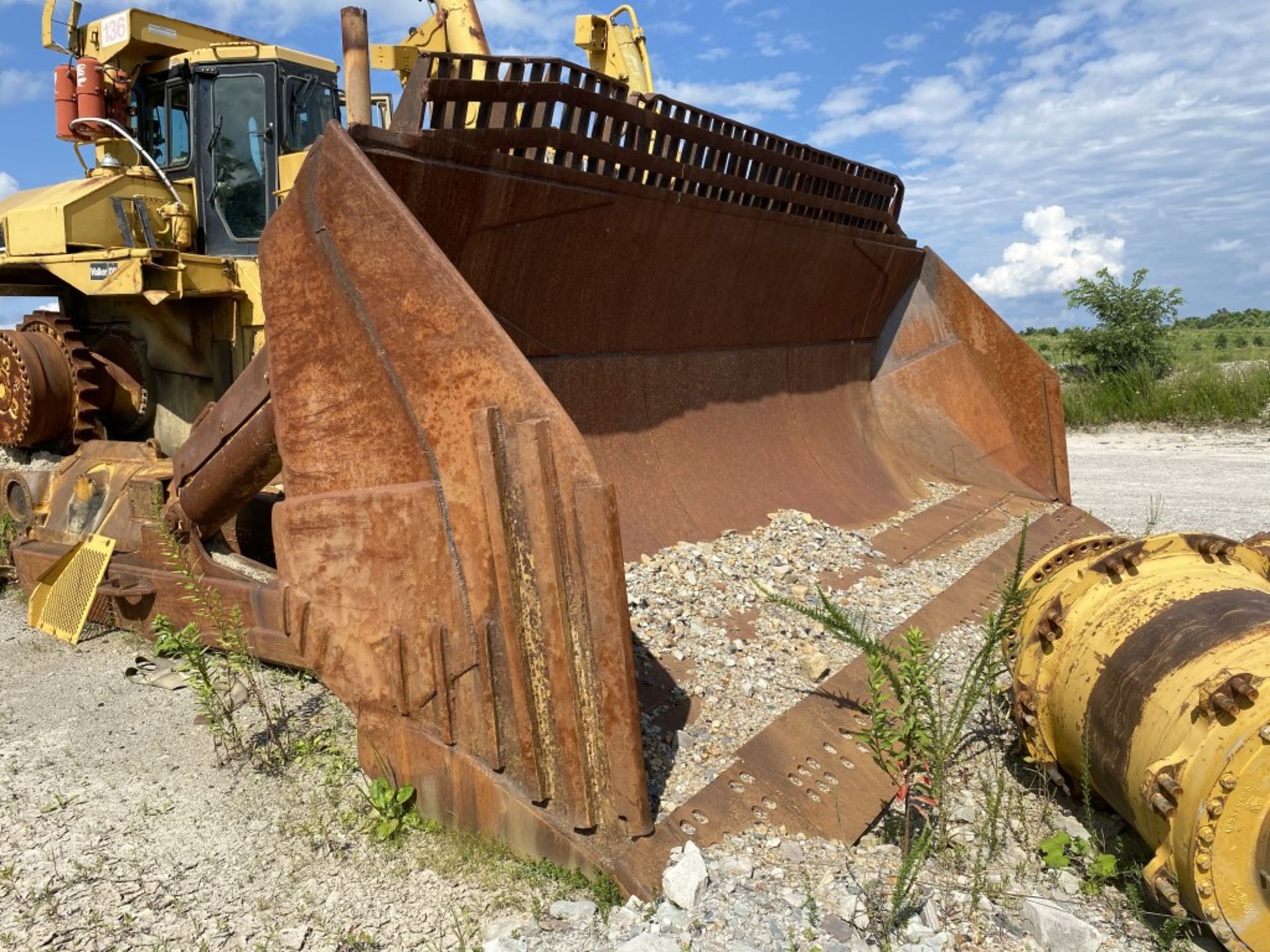 2004 CATERPILLAR D11R CD DOZER, S/N: A8F236-2GR05302, CAT DIESEL ENGINE, NO TRACKS, FOR PARTS ( - Image 5 of 11