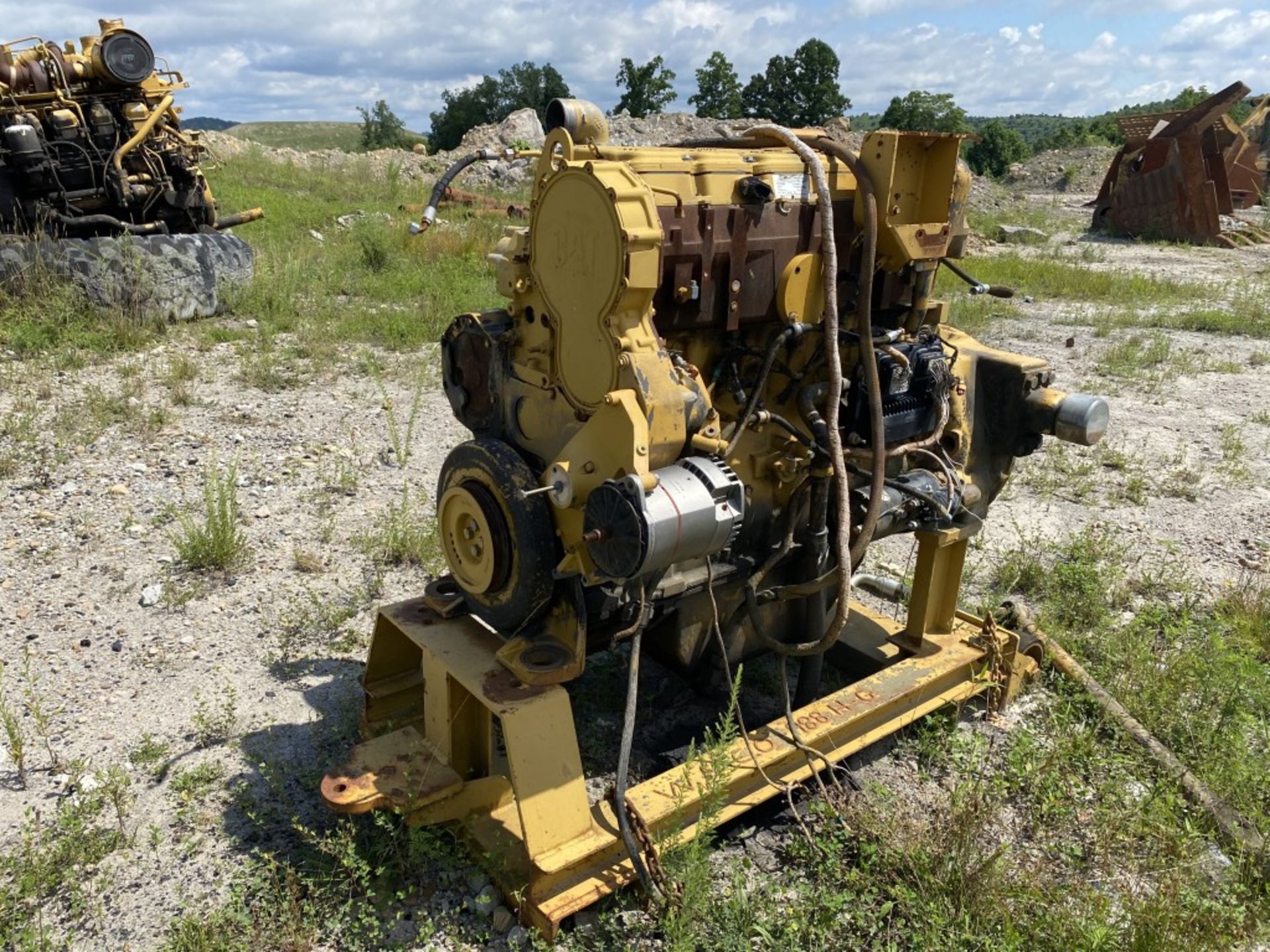 CATERPILLAR 988H WHEEL LOADER FOR PARTS/SCRAP, S/N: CAT0988HEBY00302, 35/65-33 TIRES, ENGINE - Image 10 of 17