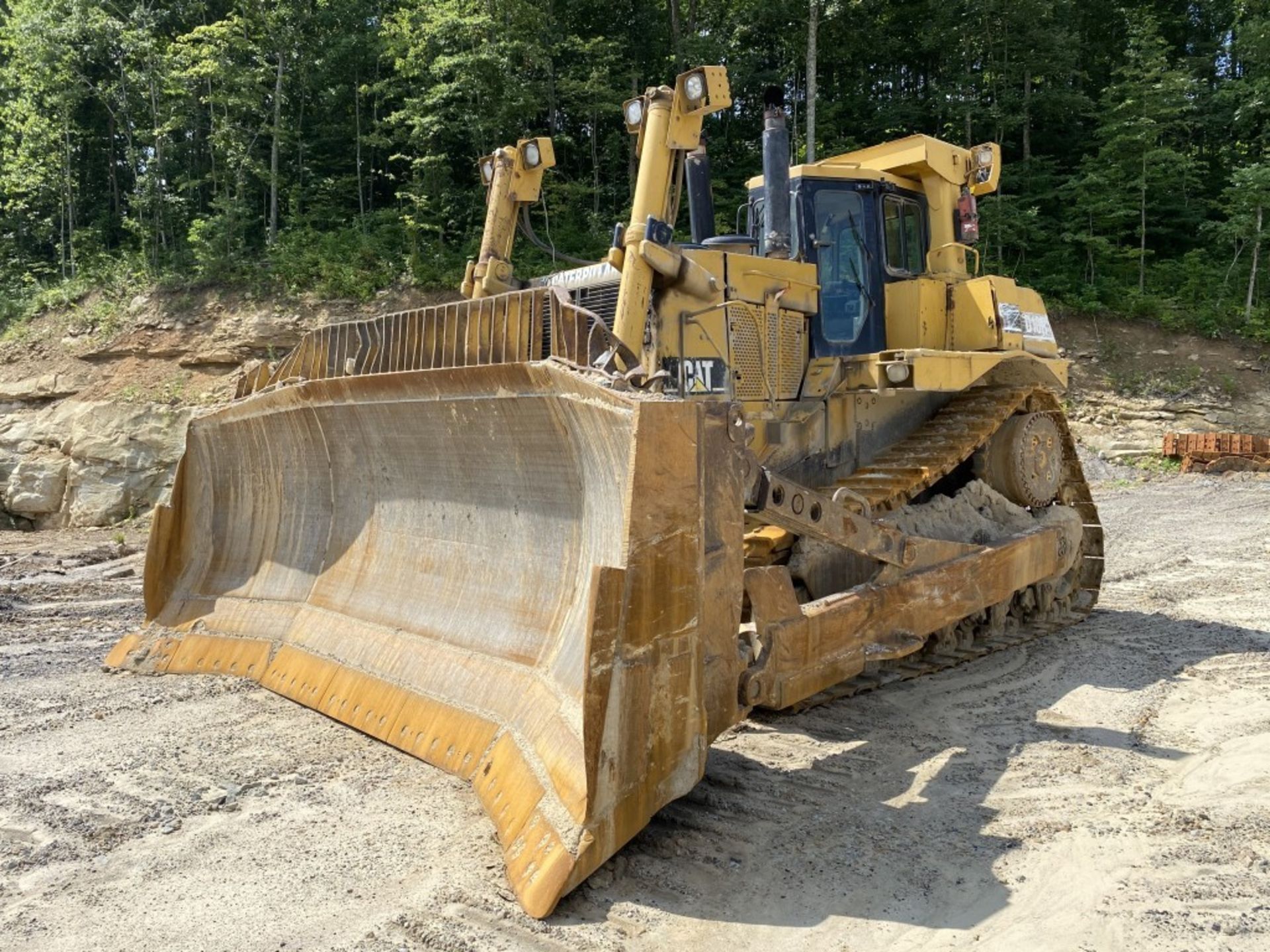 CATERPILLAR D10R DOZER, S/N: AKT00720, UNKNOWN HOURS, CAT 3412E DIESEL ENGINE, 24'' WIDE METAL