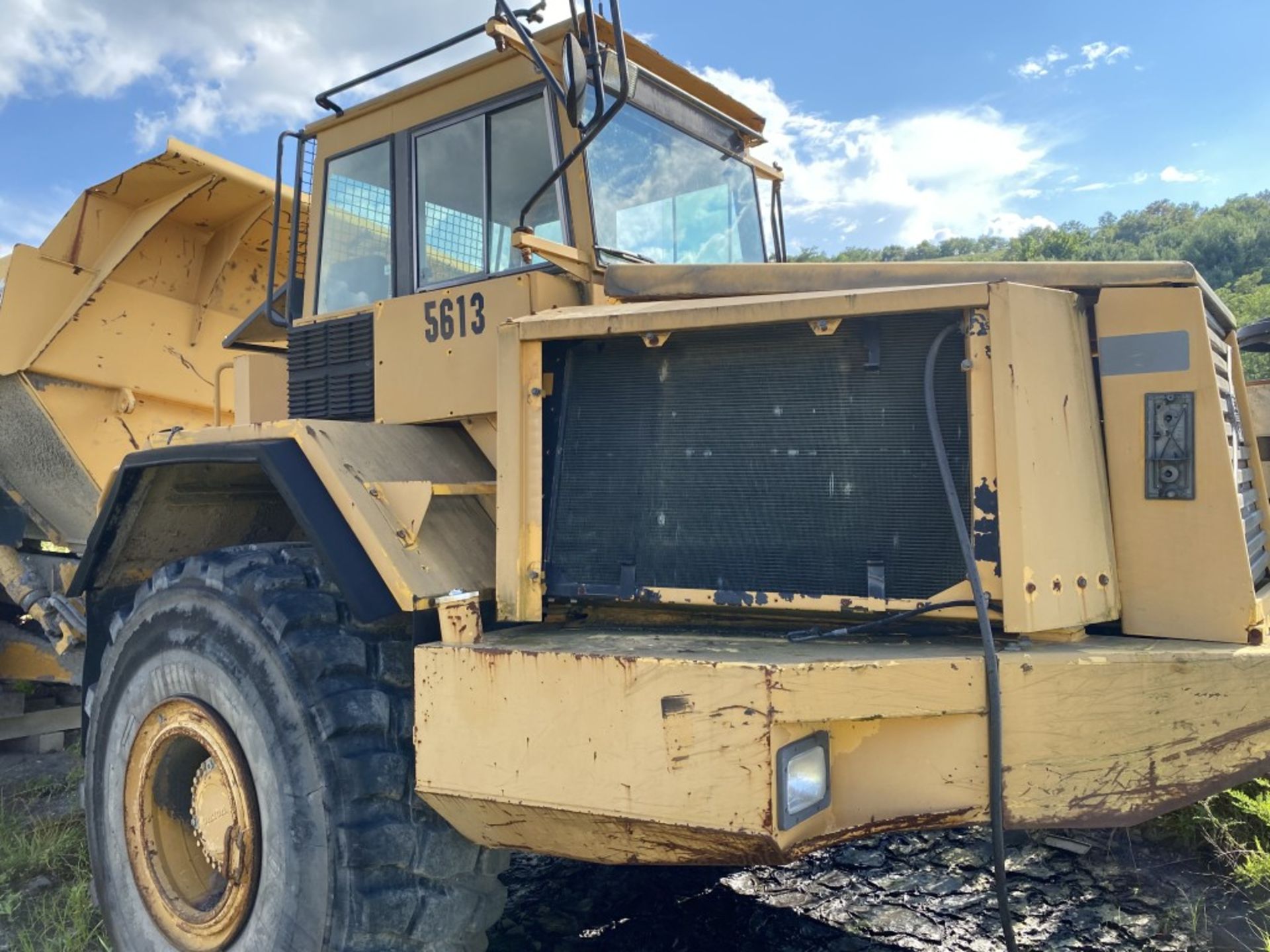 2000 VOLVO A35C ARTICULATED OFF-HIGHWAY TRUCK, ENCLOSED CAB, S/N: A35CV70030, 1,021 HOURS SHOWING ( - Image 10 of 16