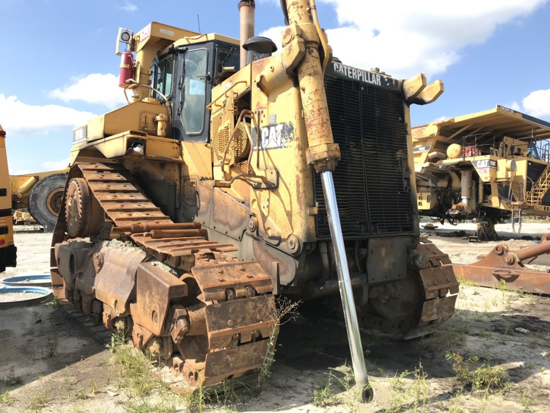 CAT D11R DOZER FOR PARTS, S/N: 7PZ00689, CAT 3508B TURBO DIESEL ENGINE, COMES W/ 20'8'' WIDE BLADE