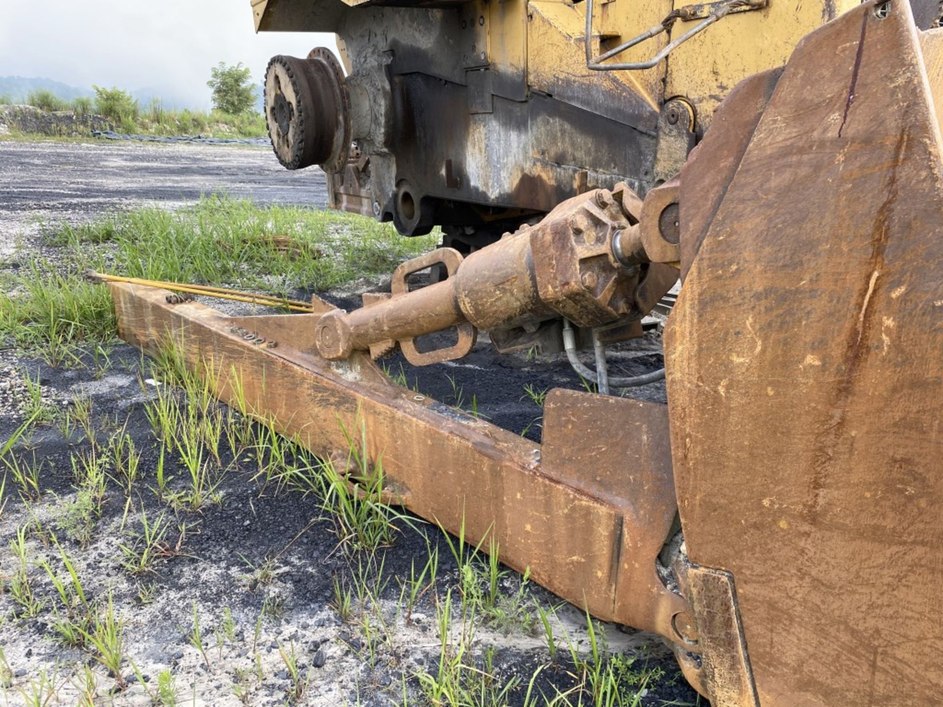 CATERPILLAR D10R DOZER, S/N: 3KR01793, CAT 3412 DIESEL ENGINE, REAR WEIGHT, 15'6'' WIDE BLADE, - Image 10 of 11