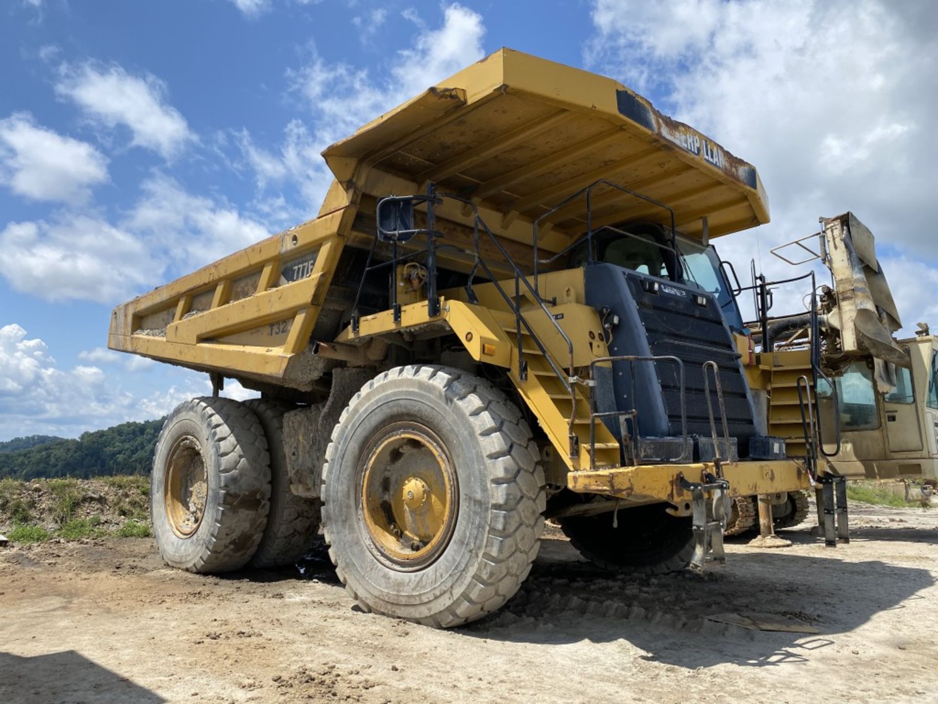 CATERPILLAR MODEL 777F OFF-ROAD DUMP TRUCK, P/N: CAT0777FUJRP00973M UNKNOWN HOURS, CAT DIESEL - Image 2 of 24