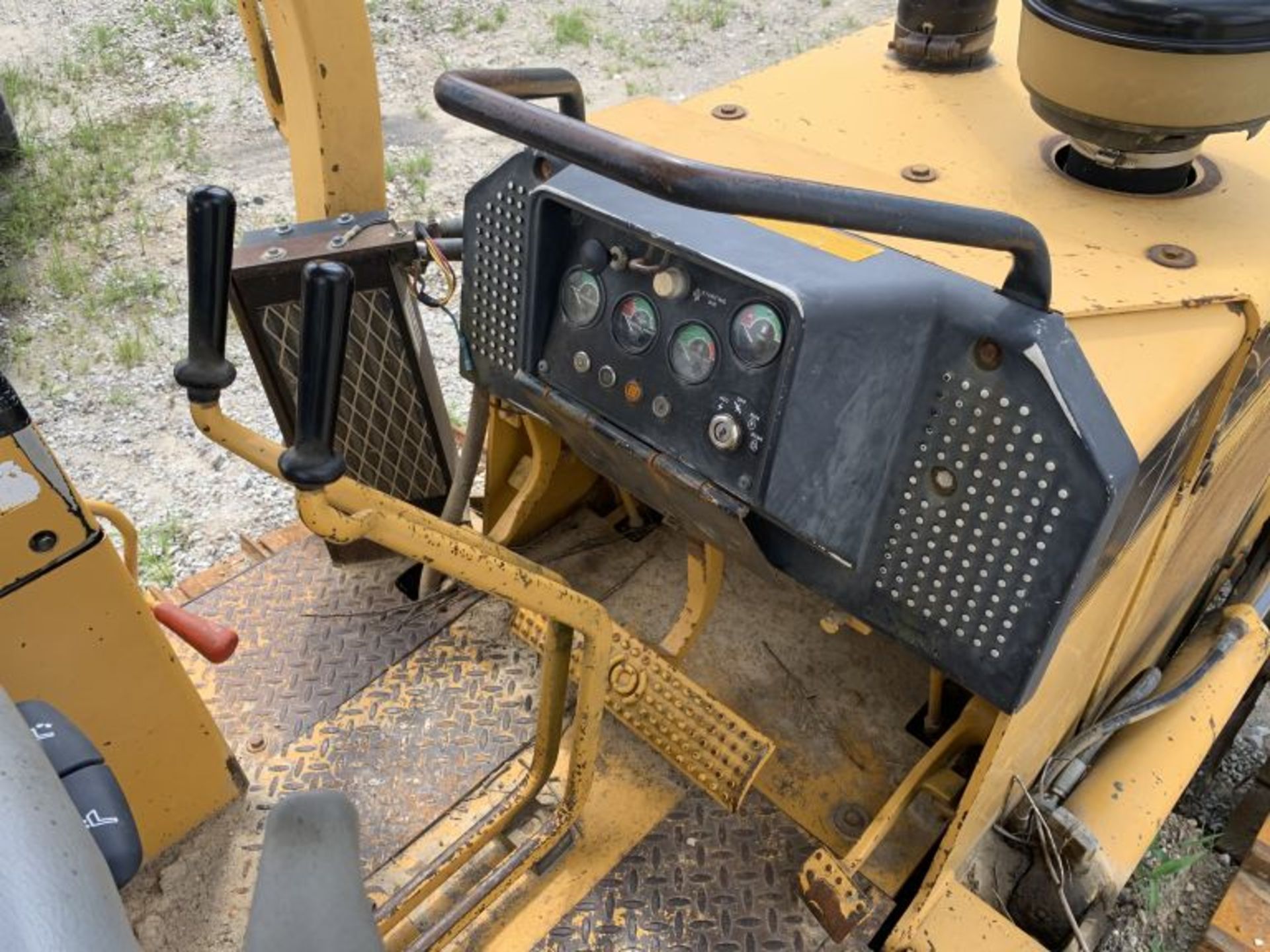 1996 JOHN DEERE 550G LT SERIES IV DOZER, JD 4 CYLINDER TURBO DIESEL, 4 SPEED POWERSHIFT TRANS, 6-WAY - Image 28 of 30