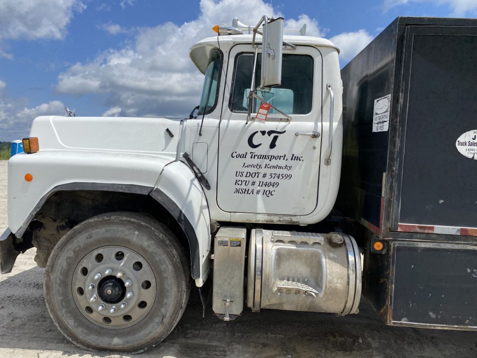 2002 MACK RB688S LUBE TRUCK, VIN: 1M2AM08C22M006266, 240,845 ODOMETER MILES, 22,167 HOURS SHOWING, - Image 12 of 27