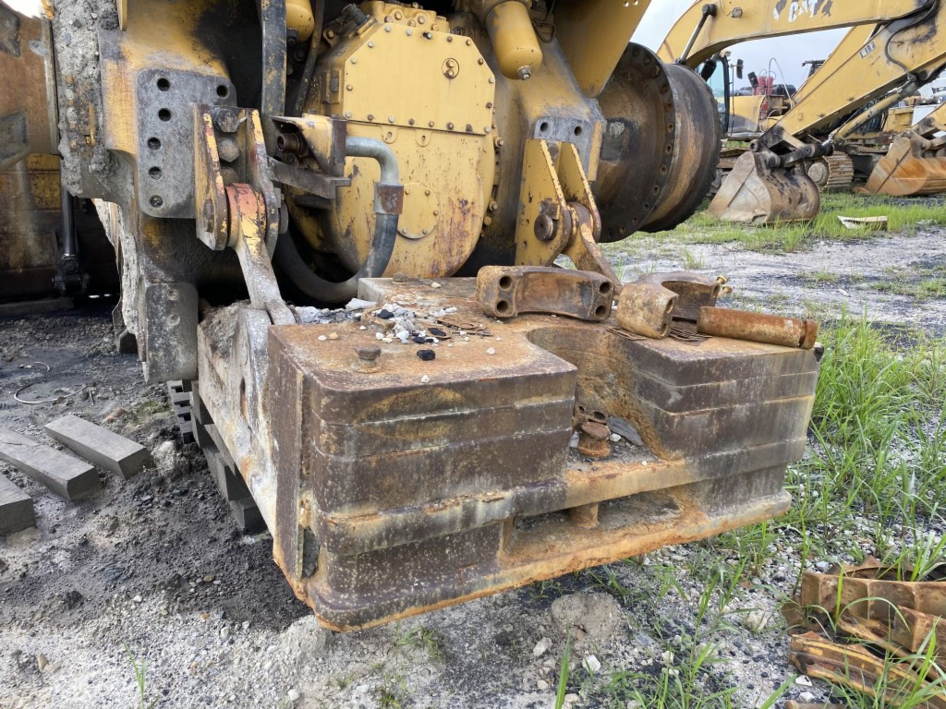 CATERPILLAR D10R DOZER, S/N: 3KR01793, CAT 3412 DIESEL ENGINE, REAR WEIGHT, 15'6'' WIDE BLADE, - Image 5 of 11