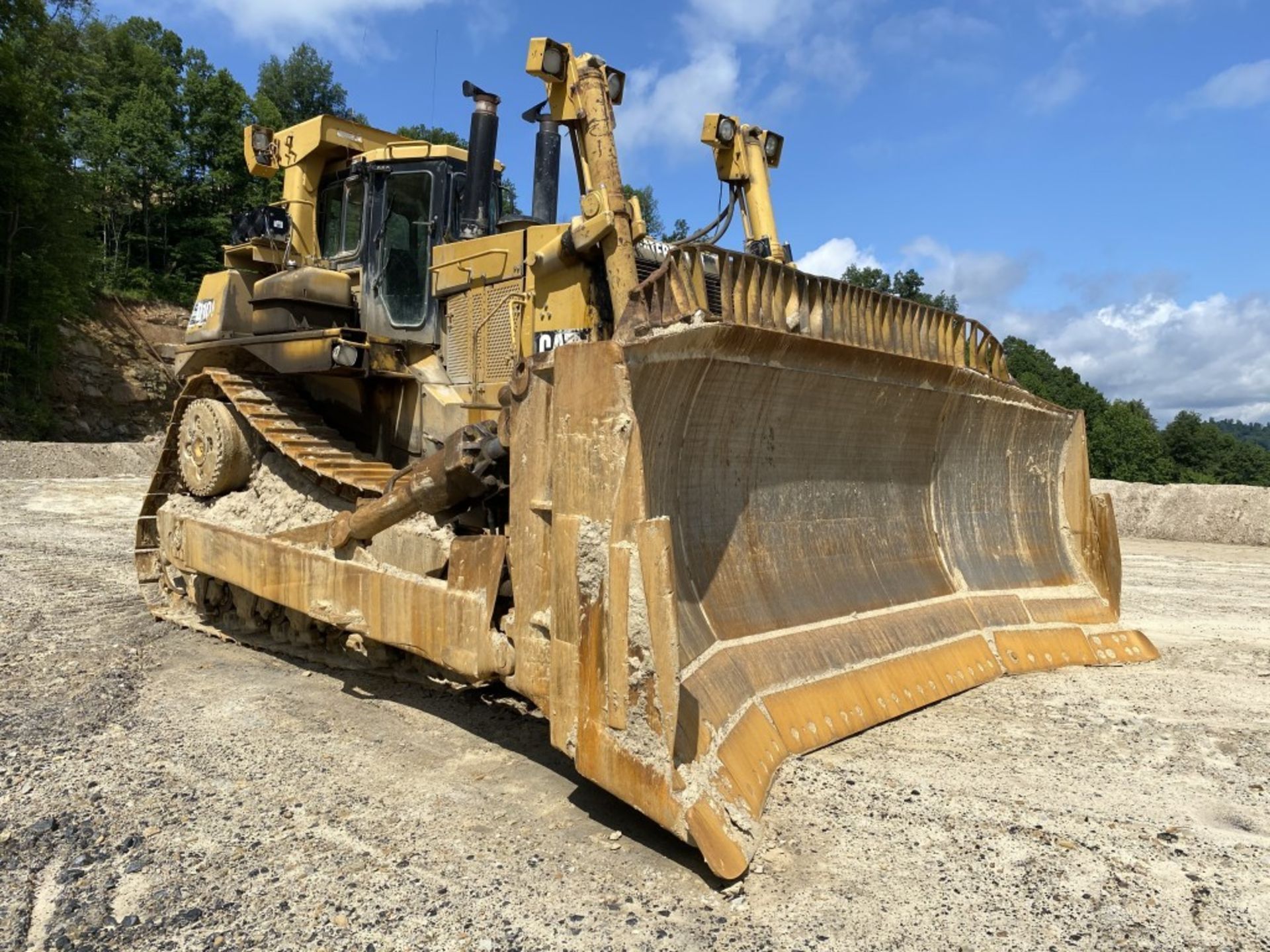 CATERPILLAR D10R DOZER, S/N: AKT00720, UNKNOWN HOURS, CAT 3412E DIESEL ENGINE, 24'' WIDE METAL - Image 2 of 24