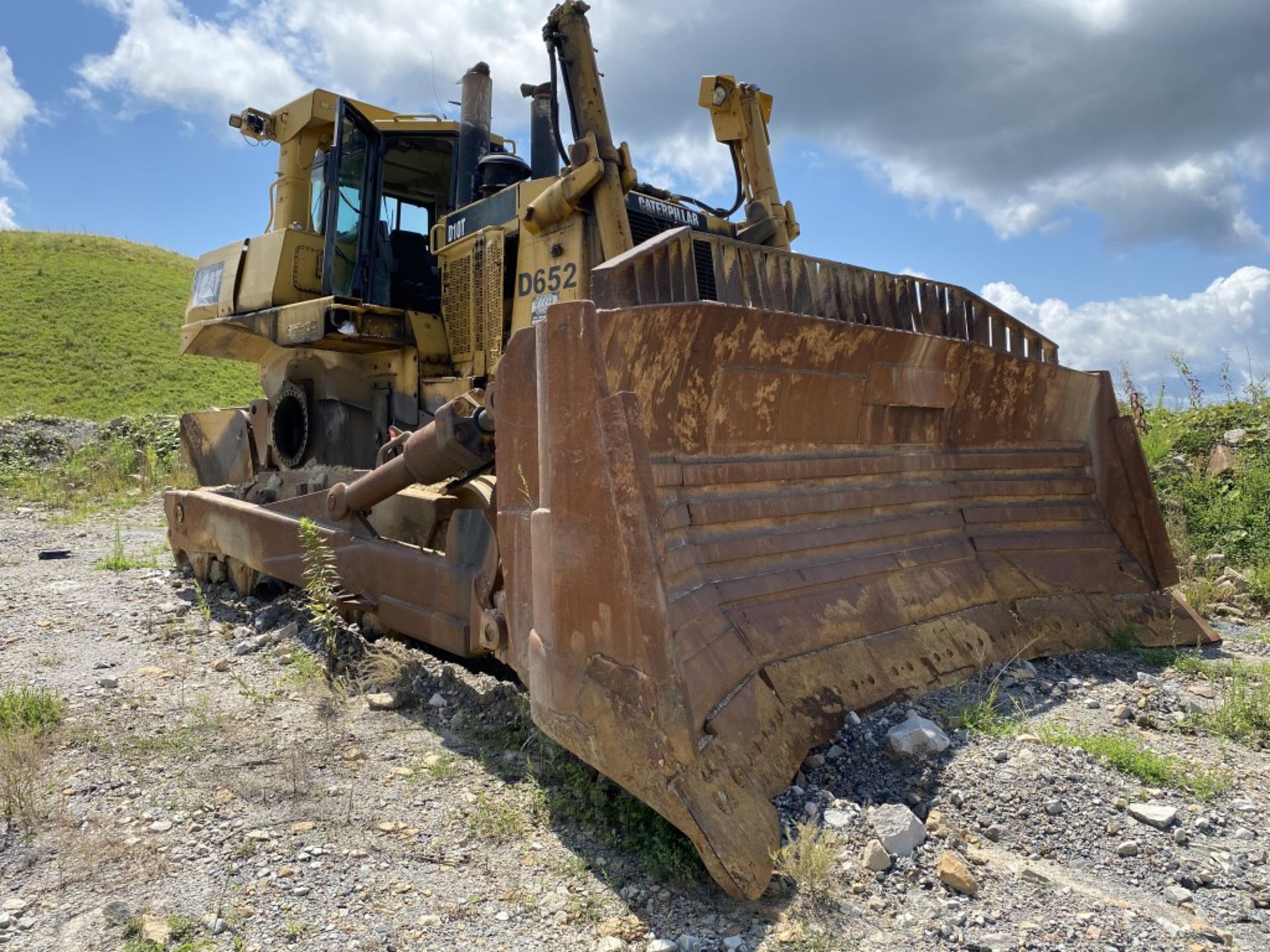 CATERPILLAR D10T DOZER, S/N: RJG01377, CAT C-27 DIESEL ENGINE, 17' DOZER BLADE, MISSING