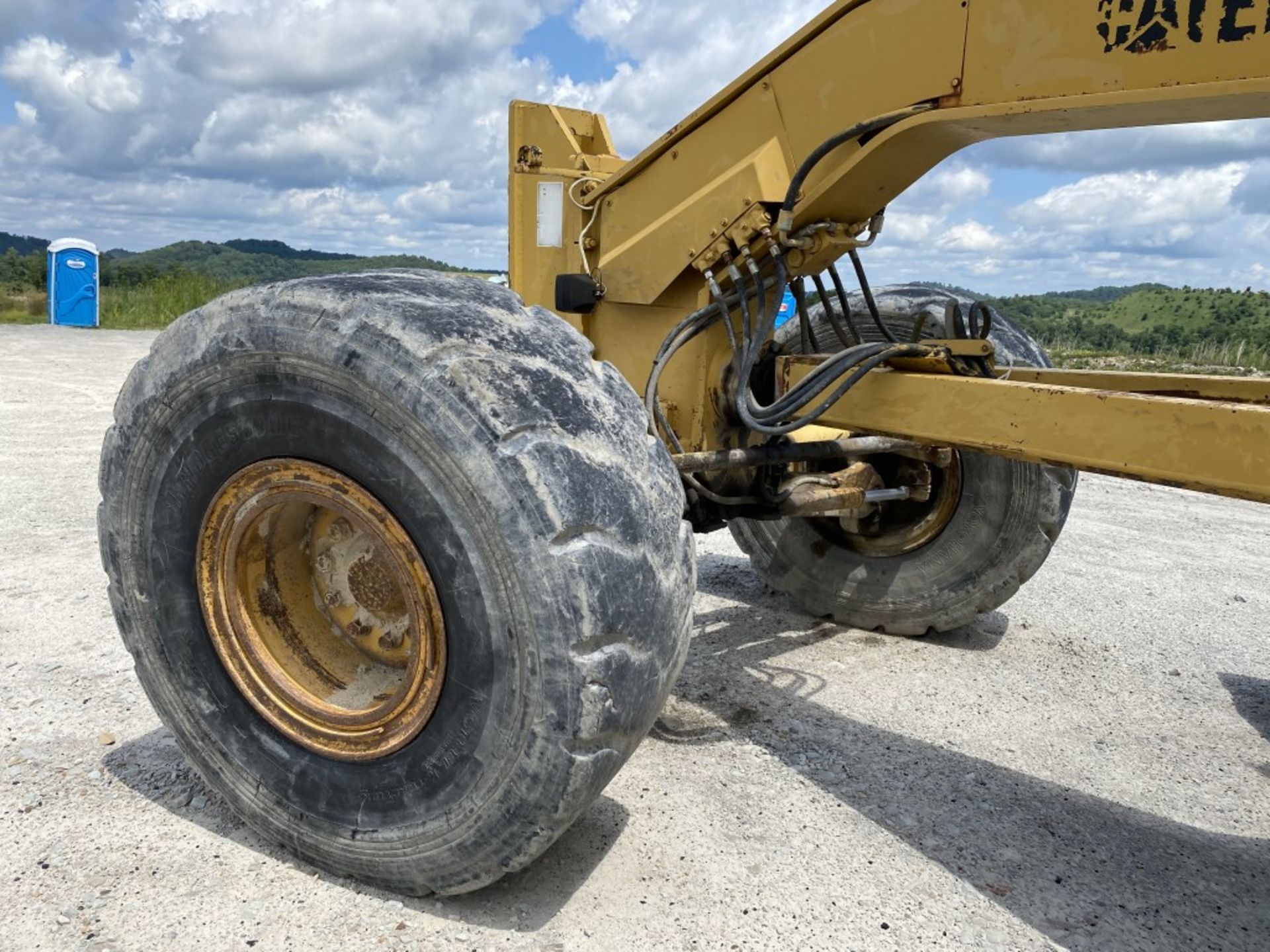 CATERPILLAR 16G MOTOR GRADER, P/N: 93U03547, CAT 3406 6-CYLINDER TURBO DIESEL ENGINE, 8 FORWARD & - Image 11 of 24