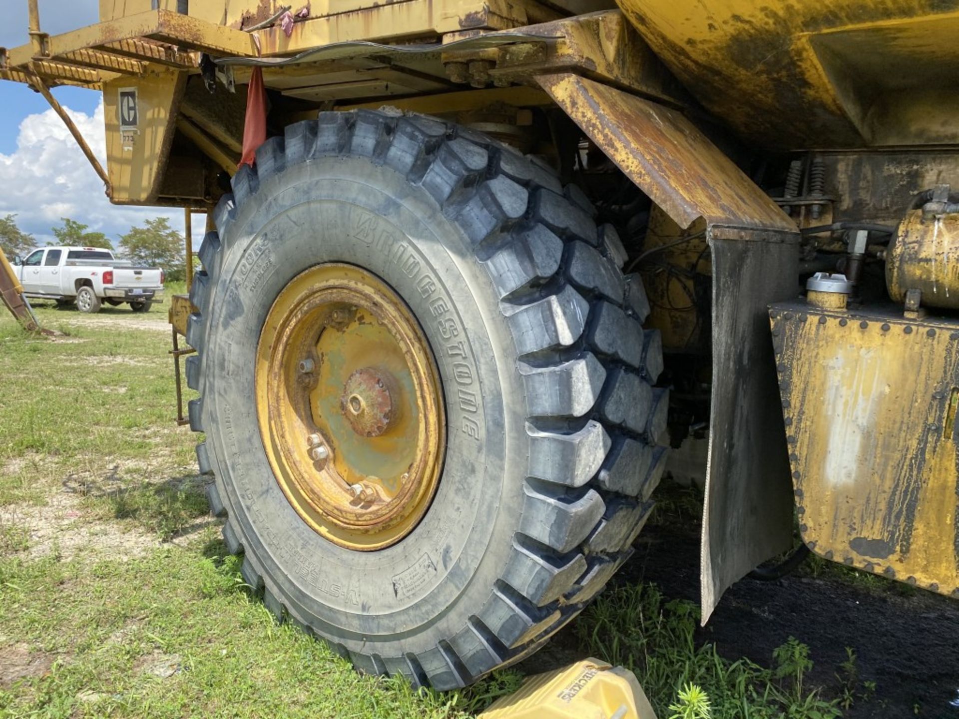 CATERPILLAR 773 OFF-ROAD WATER TRUCK, S/N: 63W03343, CAT V12 DIESEL ENGINE, STEEL WATER TANK WITH - Image 8 of 12