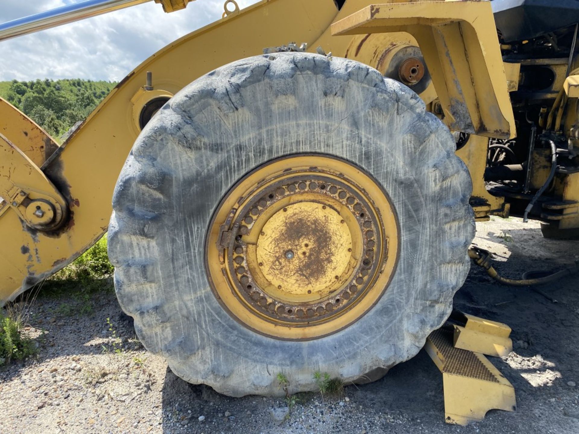 CATERPILLAR 988H WHEEL LOADER FOR PARTS/SCRAP, S/N: CAT0988HEBY00302, 35/65-33 TIRES, ENGINE - Image 6 of 17