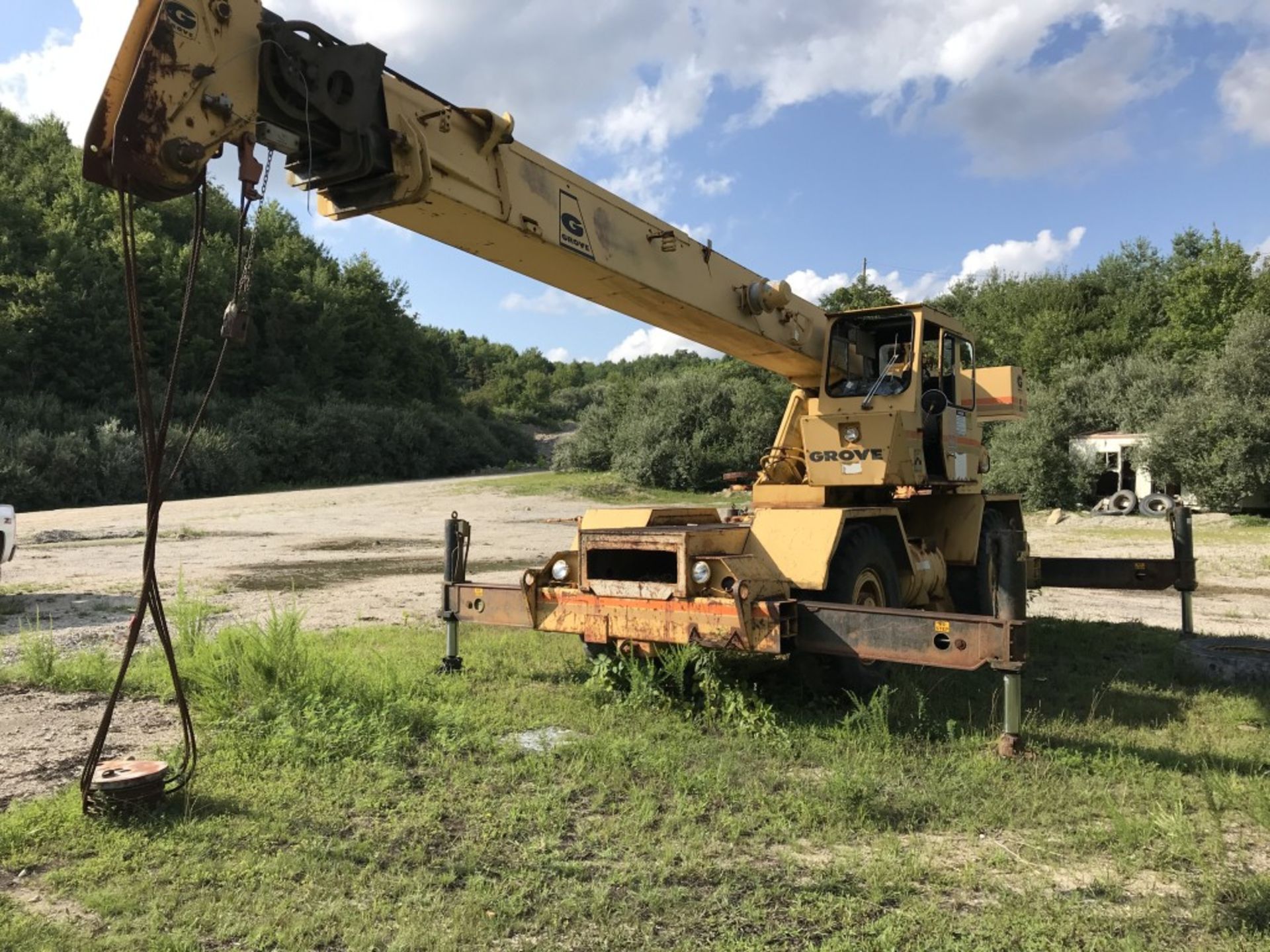 GROVE RT520 OFF-ROAD CRANE, S/N: 66192, 1,463 HOURS SHOWING, 4-CYLINDER DIESEL ENGINE, HYDRAULIC - Image 2 of 12