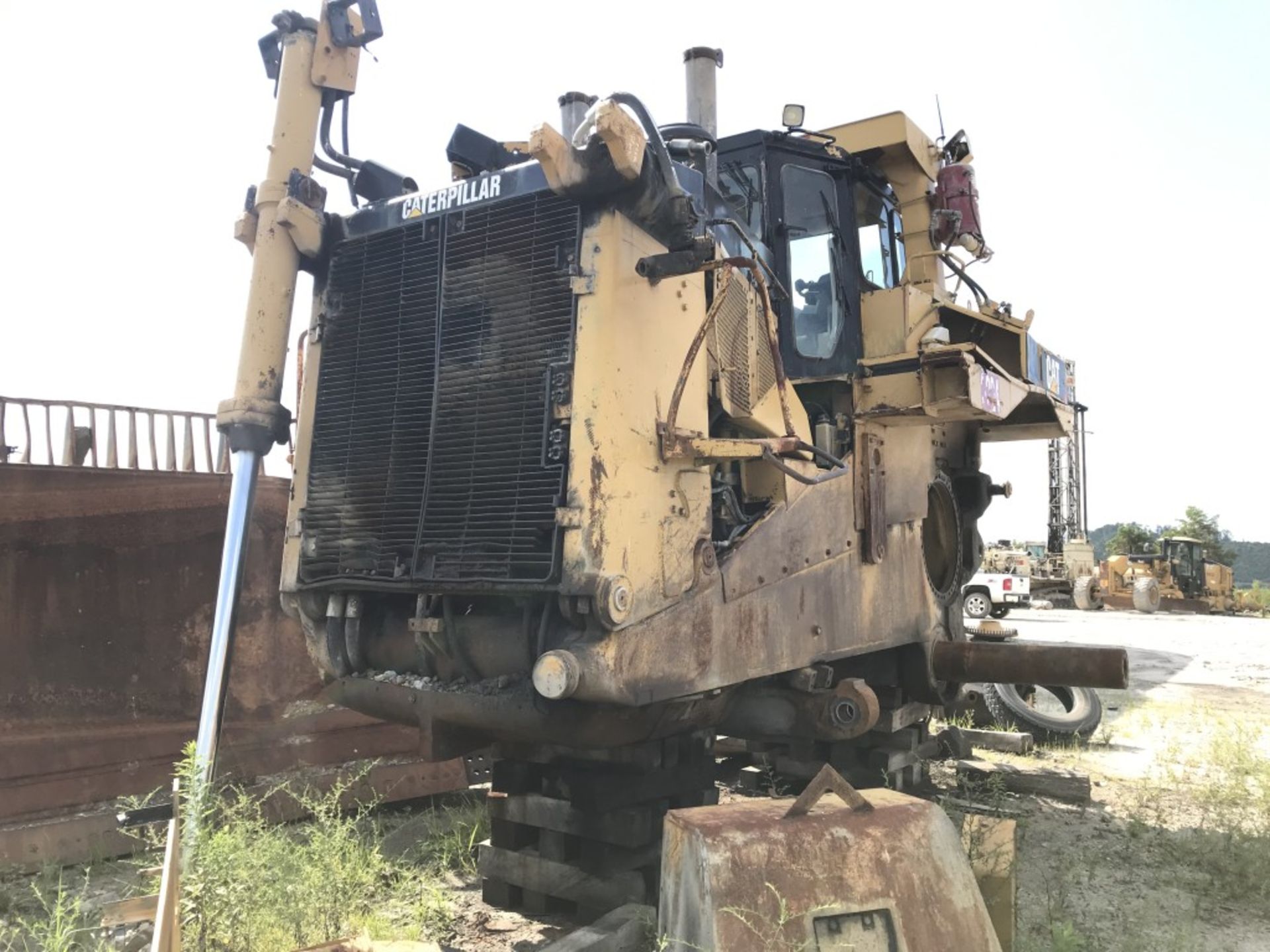 CAT D11R DOZER FOR PARTS S/N: 9TR00224, CAT 3508 ENGINE, MISSING A LOT OF PARTS, COMES W/ BLADE ( - Image 2 of 10