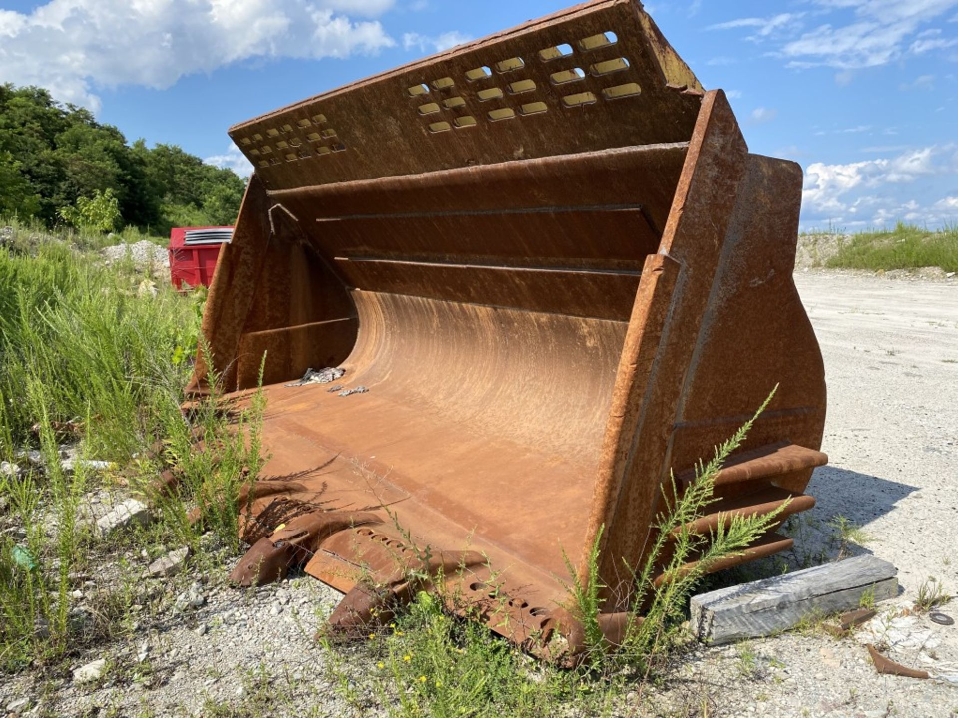 CATERPILLAR 992G WHEEL LOADER BUCKET, 15'6'' WIDE, LOCATION: MINWAY