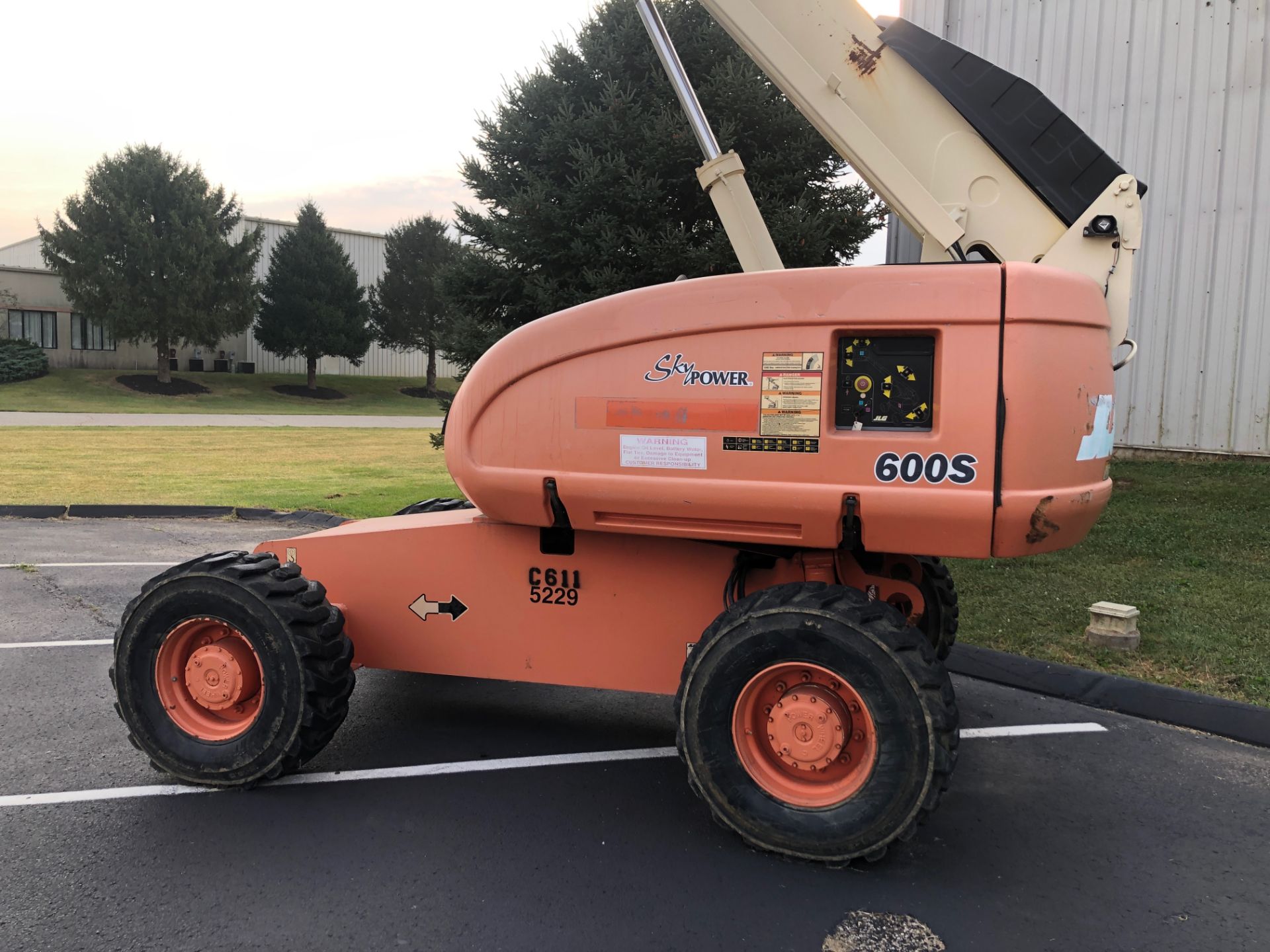 *LATE ADDITION* 2004 JLG BOOM LIFT, MOD: S600S, DUAL/LPG, PNEUMATIC TIRES, 7,227 HRS, OPERATIONAL - Image 14 of 14