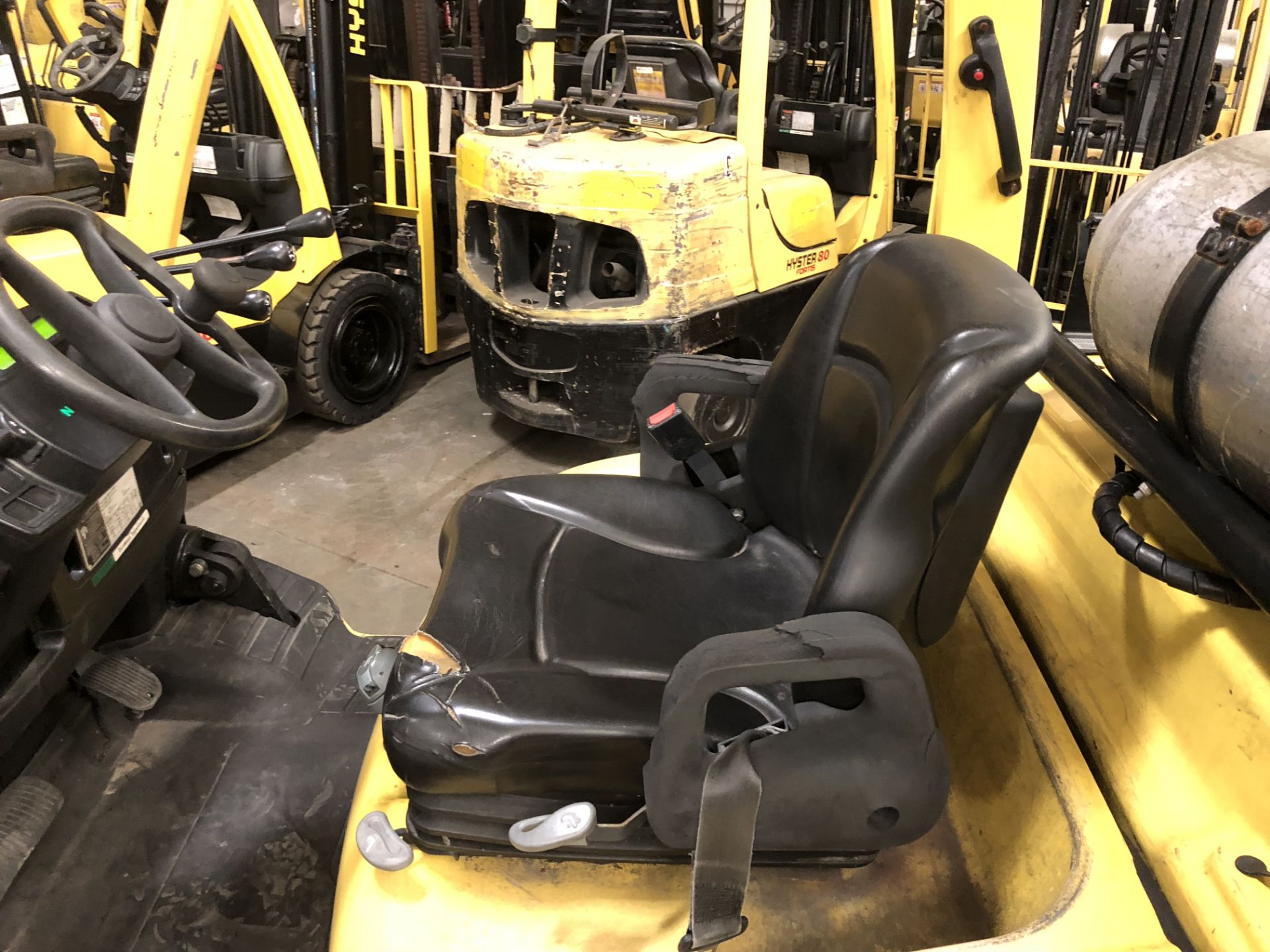 2015 HYSTER 13,500-LB. CAPACITY FORKLIFT, MODEL: S135FT, S/N:F024V01649K, LPG, SOLID NON-MARKING - Image 6 of 12