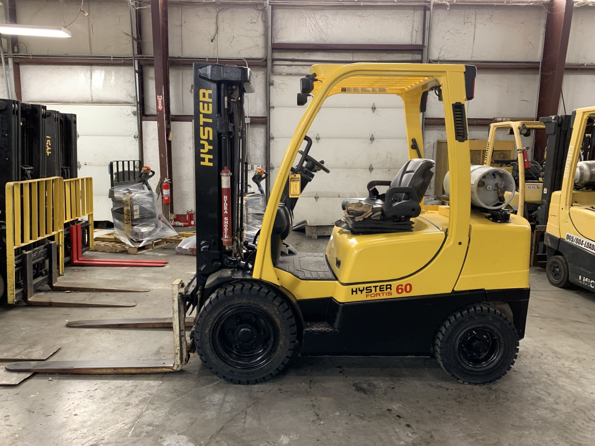 2015 HYSTER 6,000-LB., MODEL: H60FT, S/N: P177V01744N, LPG, LEVER SHIFT TRANSMISSION, BRAND NEW