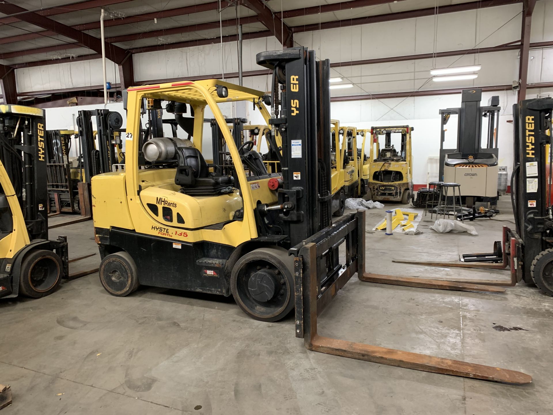 2015 HYSTER 13,500-LB. CAPACITY FORKLIFT, MODEL: S135FT, S/N:F024V01649K, LPG, SOLID NON-MARKING - Image 3 of 12