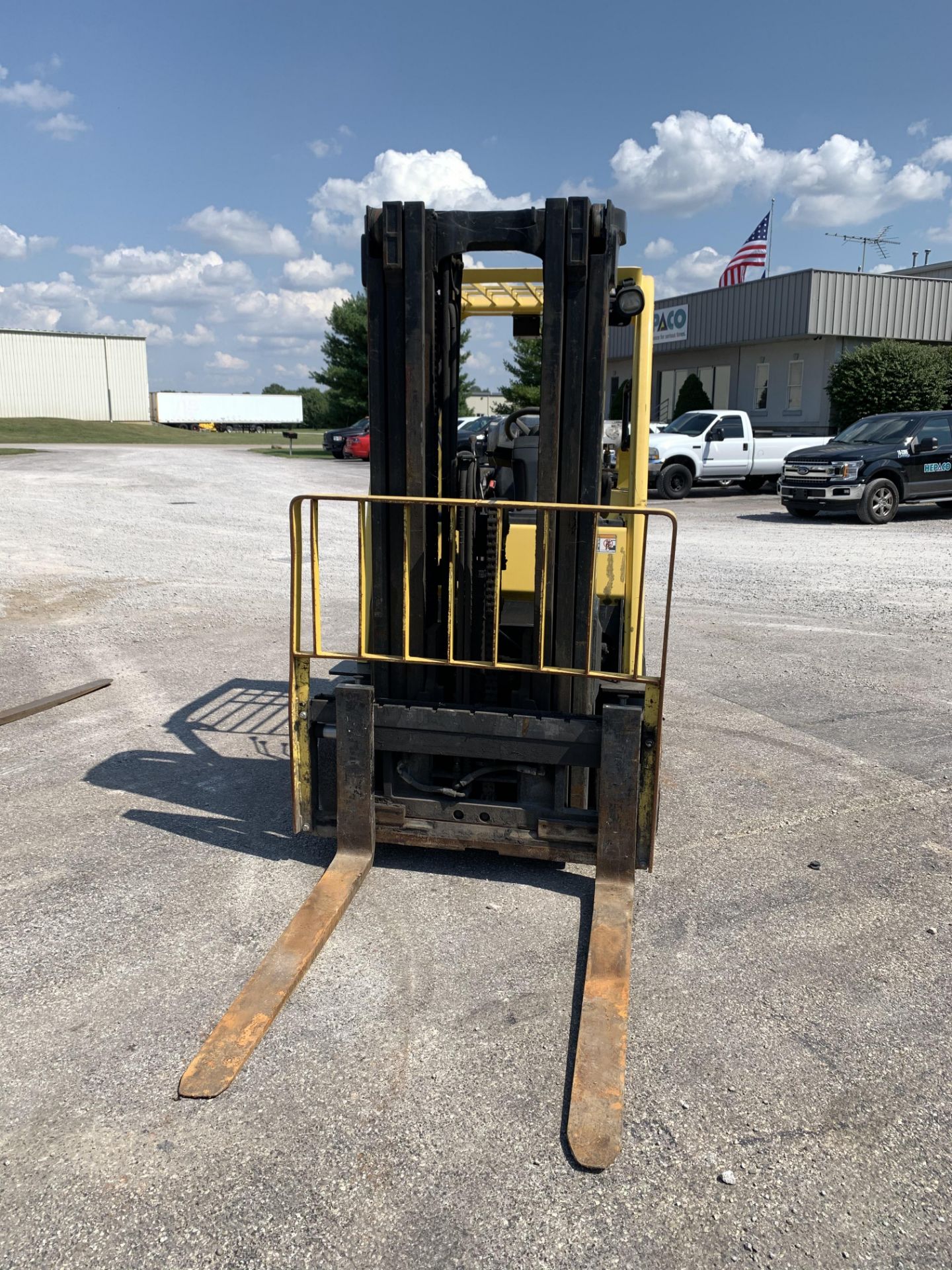 2013 HYSTER 8,000-LB. CAPACITY FORKLIFT, MODEL: S80FT, S/N H004V02243L, LPG, 3-STAGE MAST, 185'' - Image 2 of 6