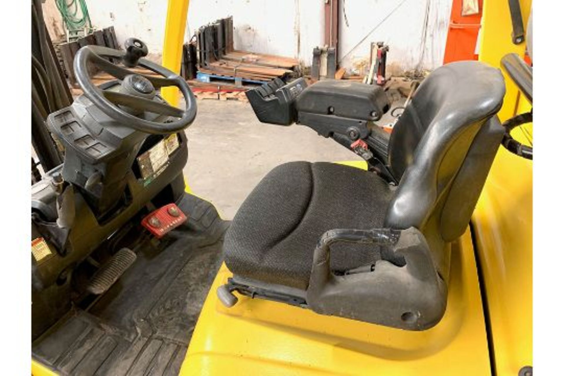 2006 HYSTER 8,000-LB. CAP FORKLIFT, MOD: S80FT, LP, SOLID TIRE, 2-STAGE, SIDE SHIFT, FORK POSITIONER - Image 5 of 5