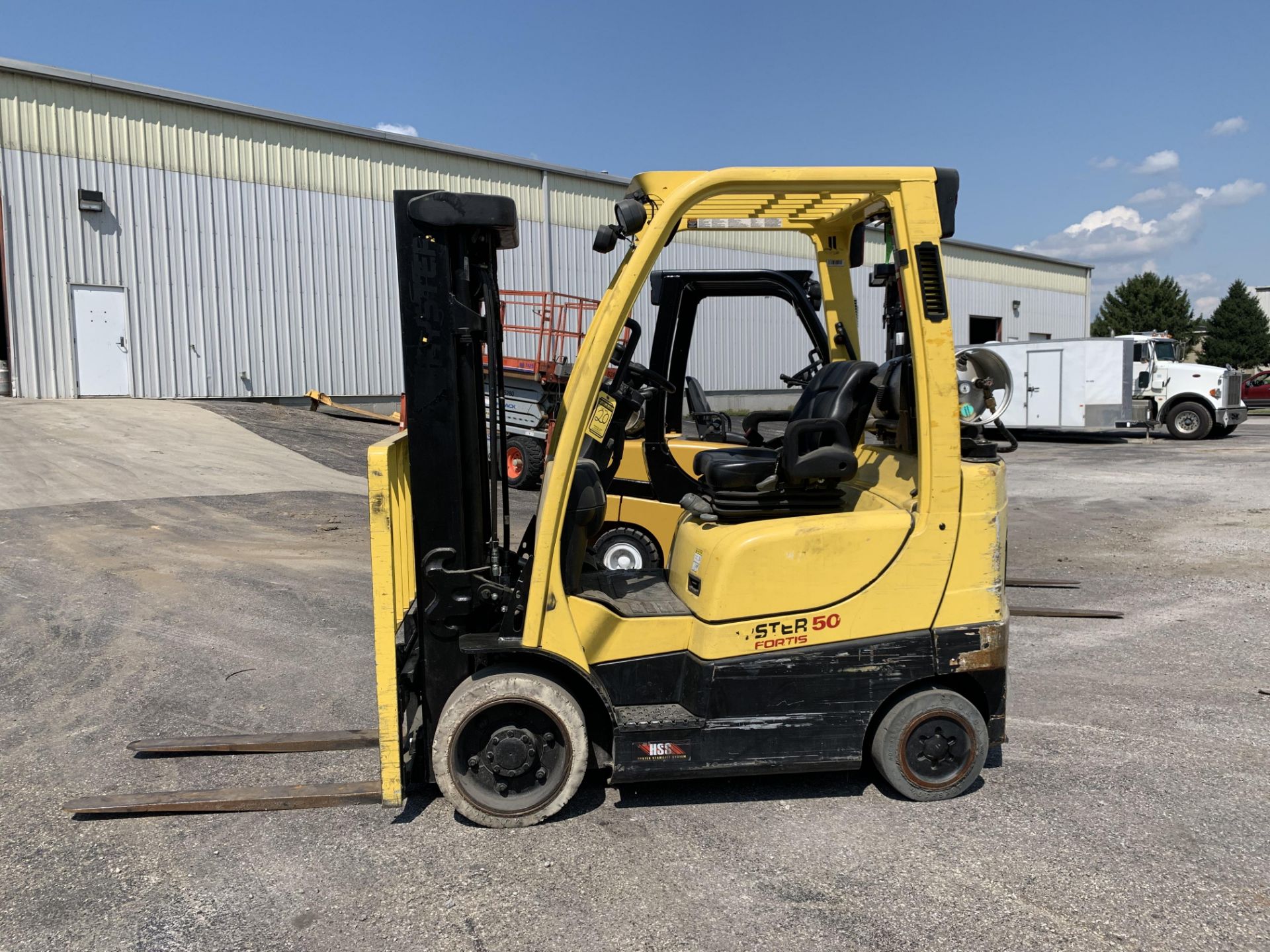 2015 HYSTER 5,000-LB., MODEL: S50FT, S/N: H187V01991N, LPG, LEVER SHIFT TRANSMISSION, SOLID TIRES,