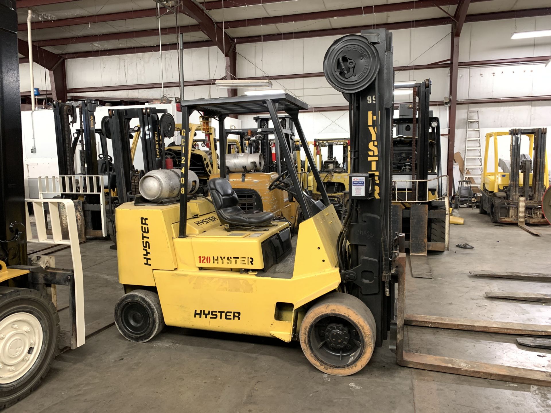 HYSTER 12,000-LB. CAPACITY FORKLIFT, MODEL: S120XL2, S/N: D004V04408L, LPG, SOLID TIRES, 3-STAGE - Image 3 of 6