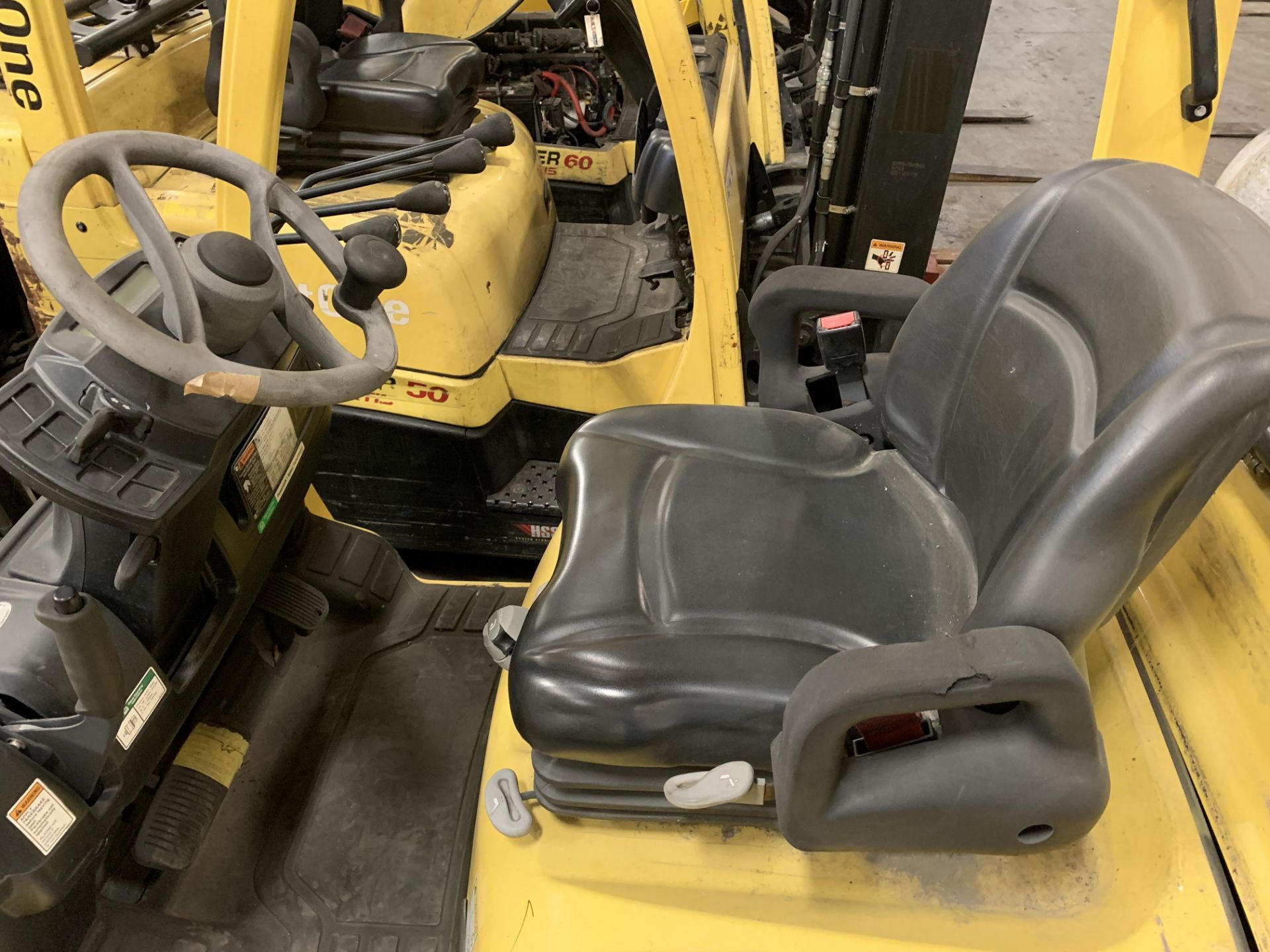 2014 HYSTER 5,000-LB. FORKLIFT, MOD: S50FT, LPG, LEVER SHIFT TRANS, NEW SOLID TIRES, 8,089 HRS - Image 4 of 6