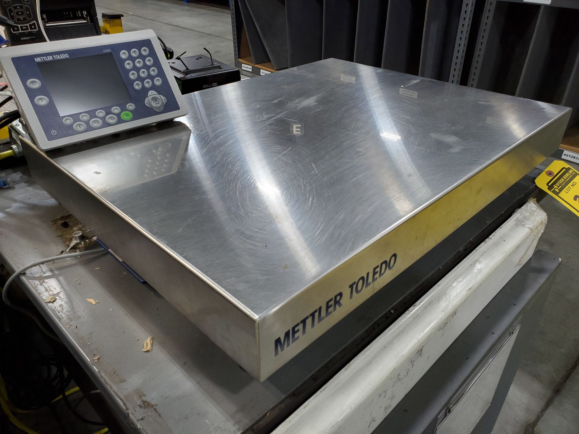 31 1/2'' X 23 3/4'' METLER-TOLEDO DIGITAL PLATFORM BENCH SCALE, MODEL PB655-CC60, 120 LB. - Image 2 of 7