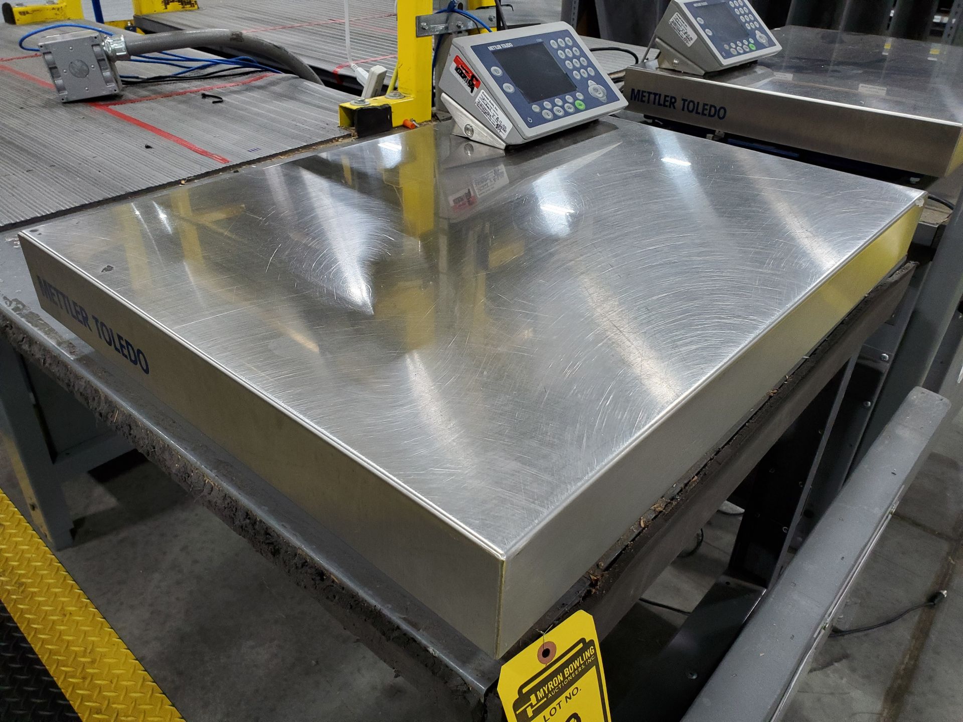 31 1/2'' X 23 3/4'' METLER-TOLEDO DIGITAL PLATFORM BENCH SCALE, MODEL PB655-CC60, 120 LB. - Image 2 of 5