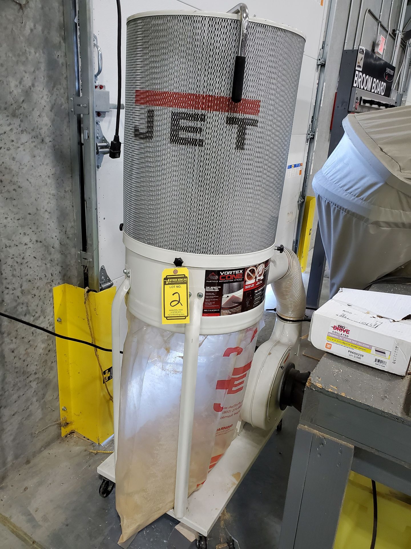 JET VORTEX CONE PORTABLE DUST COLLECTOR, MODEL DC-1100VX, 1.5 HP, 115/230V, S/N 19041342, BOTTOM