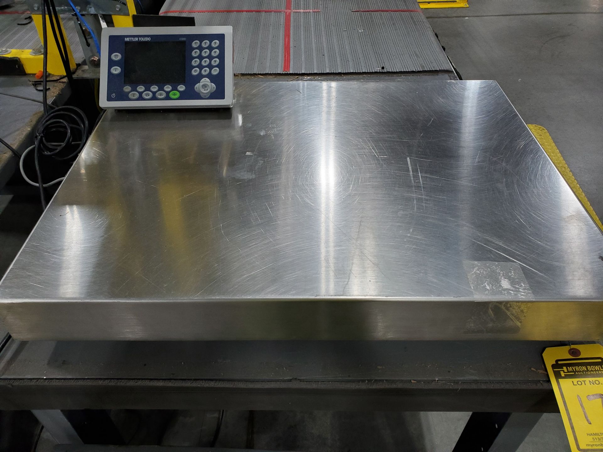 31 1/2'' X 23 3/4'' METLER-TOLEDO DIGITAL PLATFORM BENCH SCALE, MODEL PB655-CC60, 120 LB.