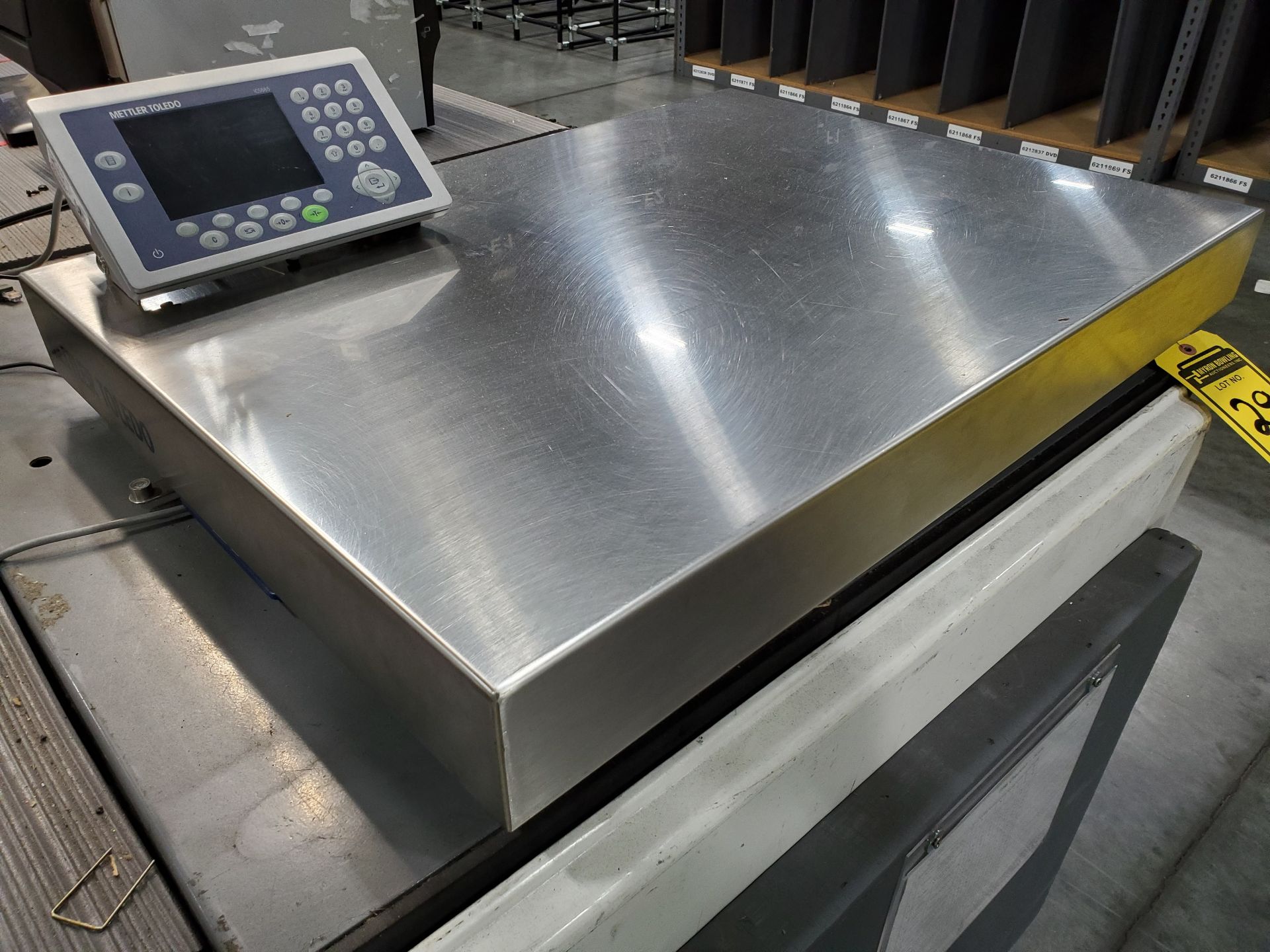 31 1/2'' X 23 3/4'' METLER-TOLEDO DIGITAL PLATFORM BENCH SCALE, MODEL PB655-CC60, 120 LB. - Image 2 of 7