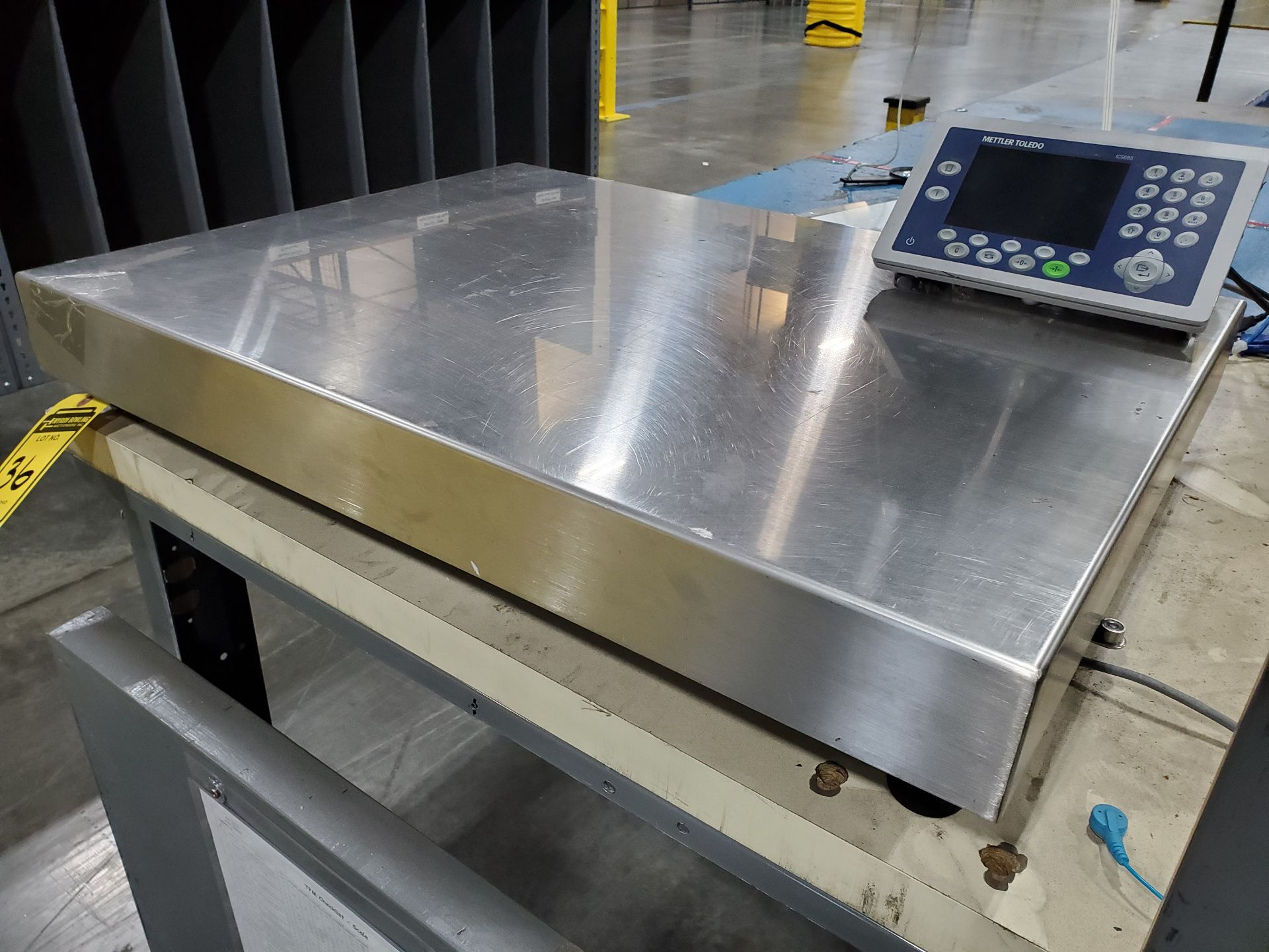 31 1/2'' X 23 3/4'' METLER-TOLEDO DIGITAL PLATFORM BENCH SCALE, MODEL PB655-CC60, 120 LB. - Image 2 of 7