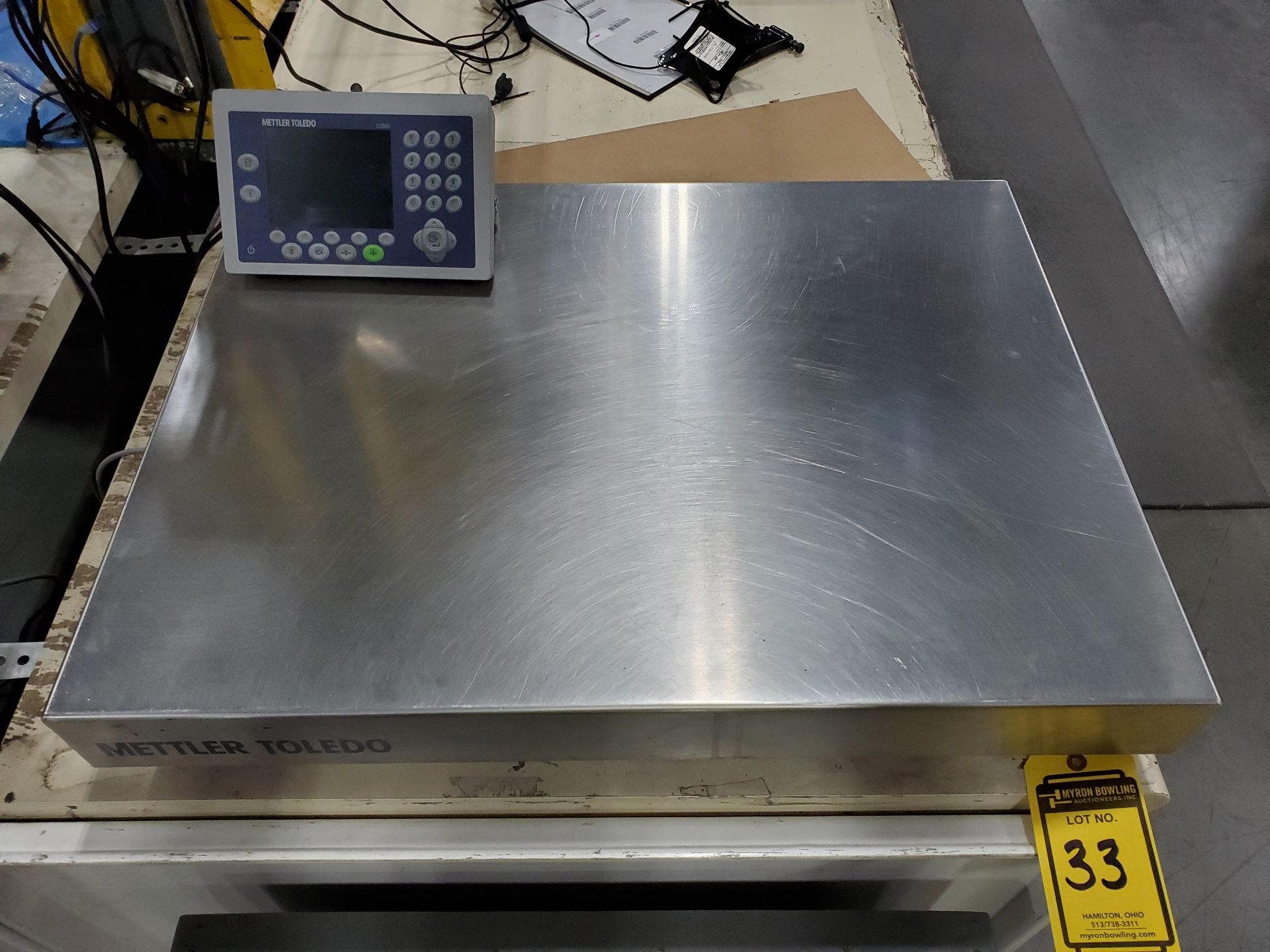 31 1/2'' X 23 3/4'' METLER-TOLEDO DIGITAL PLATFORM BENCH SCALE, MODEL PB655-CC60, 120 LB.