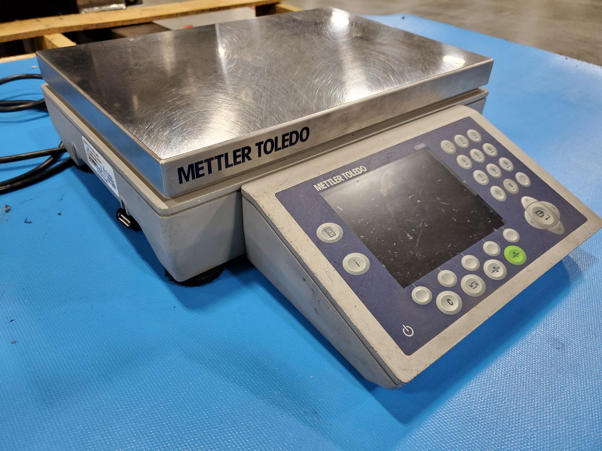 13 3/4'' X 9 1/2'' METLER-TOLEDO DIGITAL PLATFORM BENCH SCALE, ICS685 TOUCH BUTTON DRO CONTROL, - Image 2 of 6