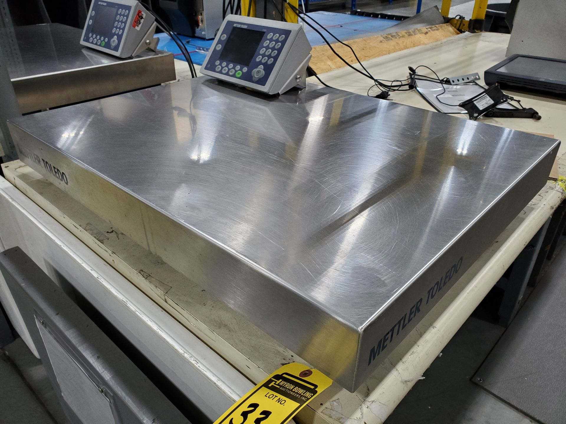 31 1/2'' X 23 3/4'' METLER-TOLEDO DIGITAL PLATFORM BENCH SCALE, MODEL PB655-CC60, 120 LB. - Image 3 of 7