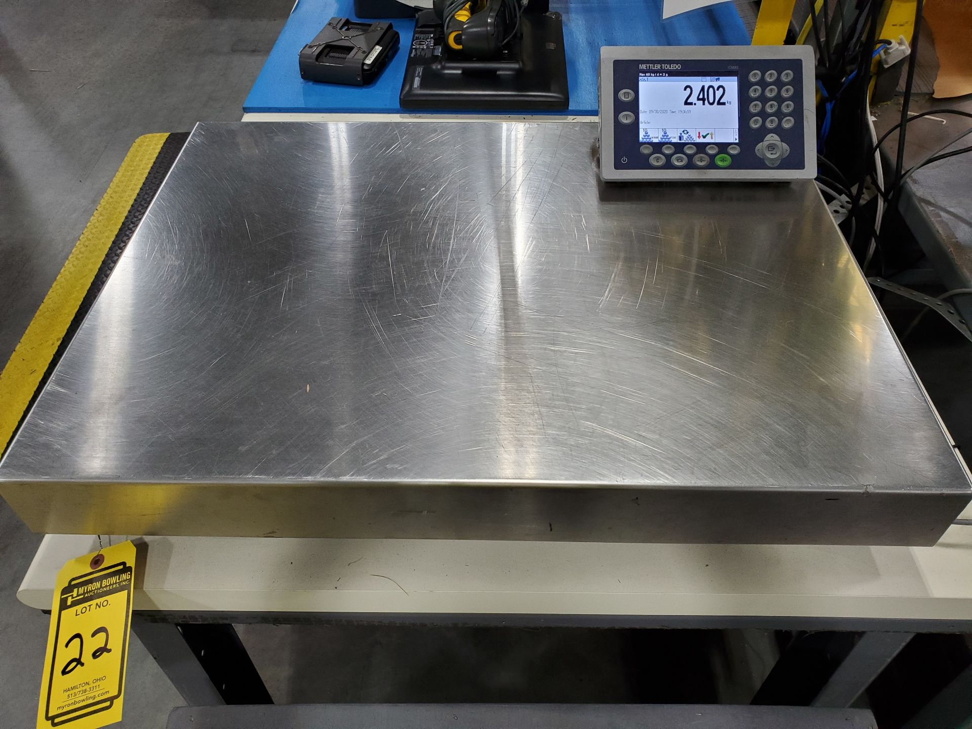 31 1/2'' X 23 3/4'' METLER-TOLEDO DIGITAL PLATFORM BENCH SCALE, MODEL PB655-CC60, 120 LB.