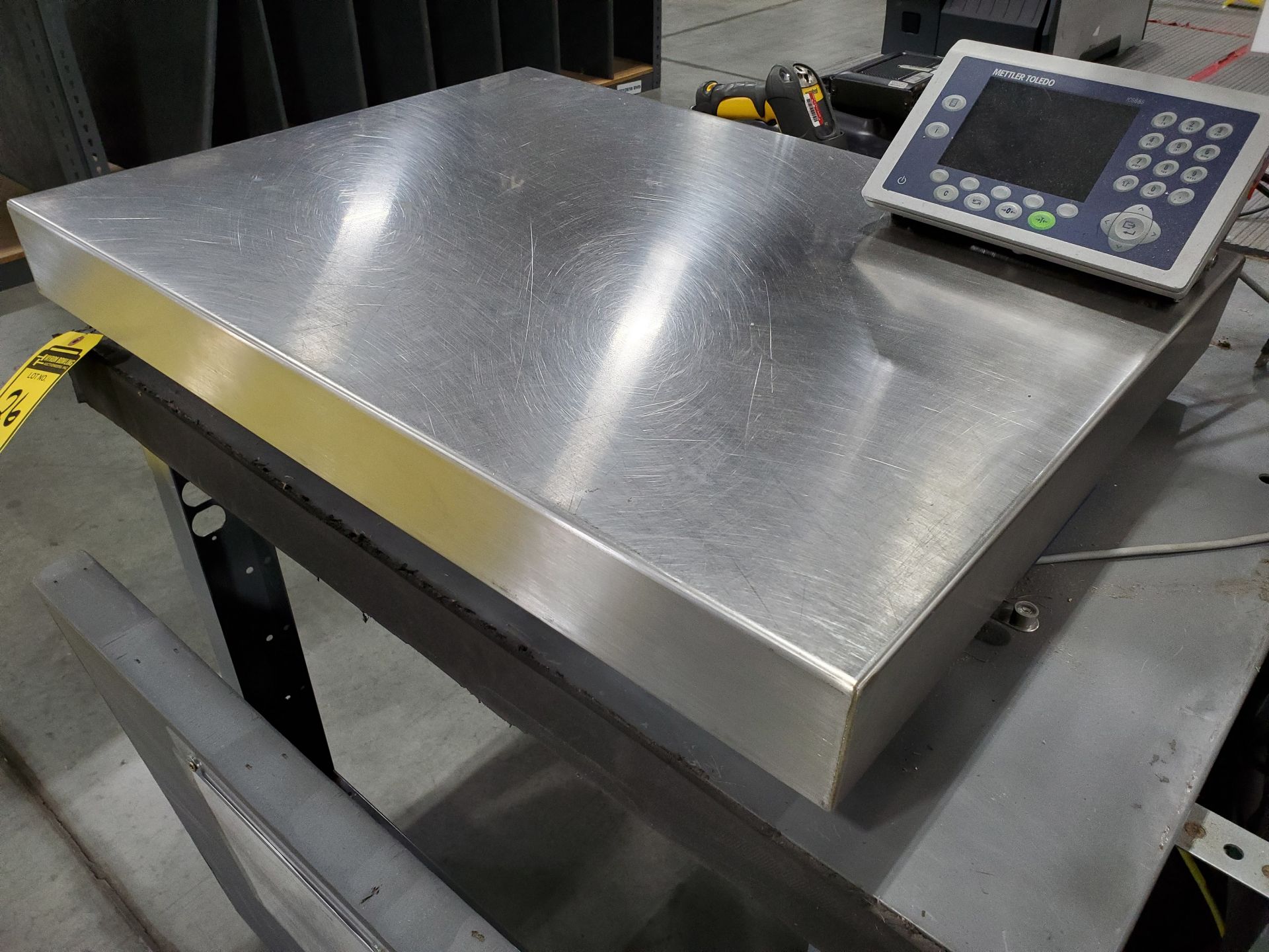 31 1/2'' X 23 3/4'' METLER-TOLEDO DIGITAL PLATFORM BENCH SCALE, MODEL PB655-CC60, 120 LB. - Image 2 of 7