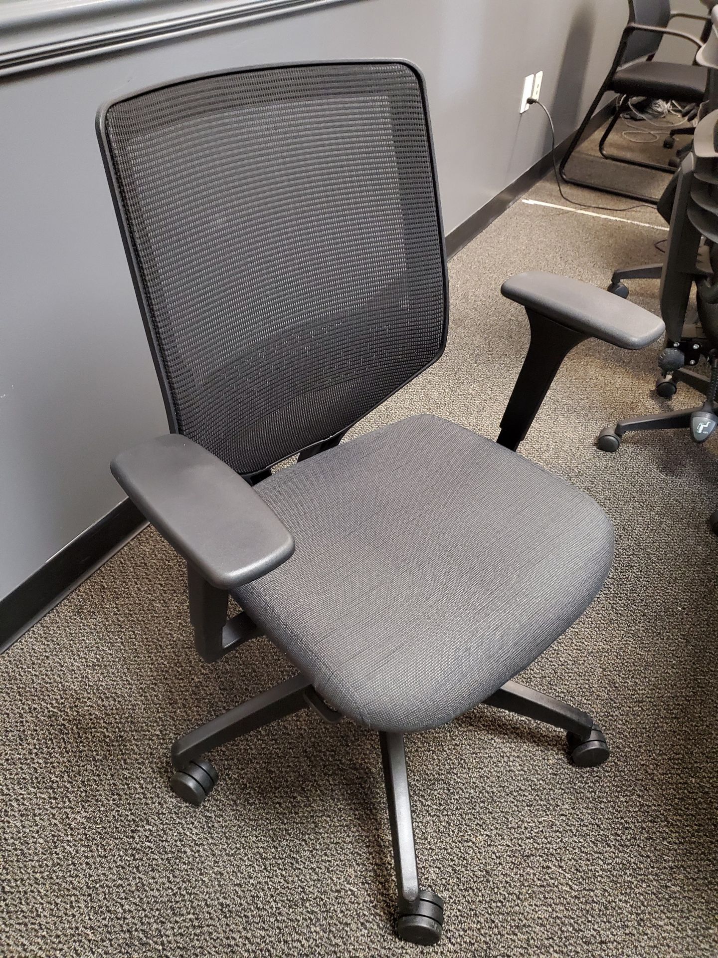 CONFERENCE ROOM – TABLE, CONFERENCE OFFICE CHAIRS & CABINETS - Image 3 of 5