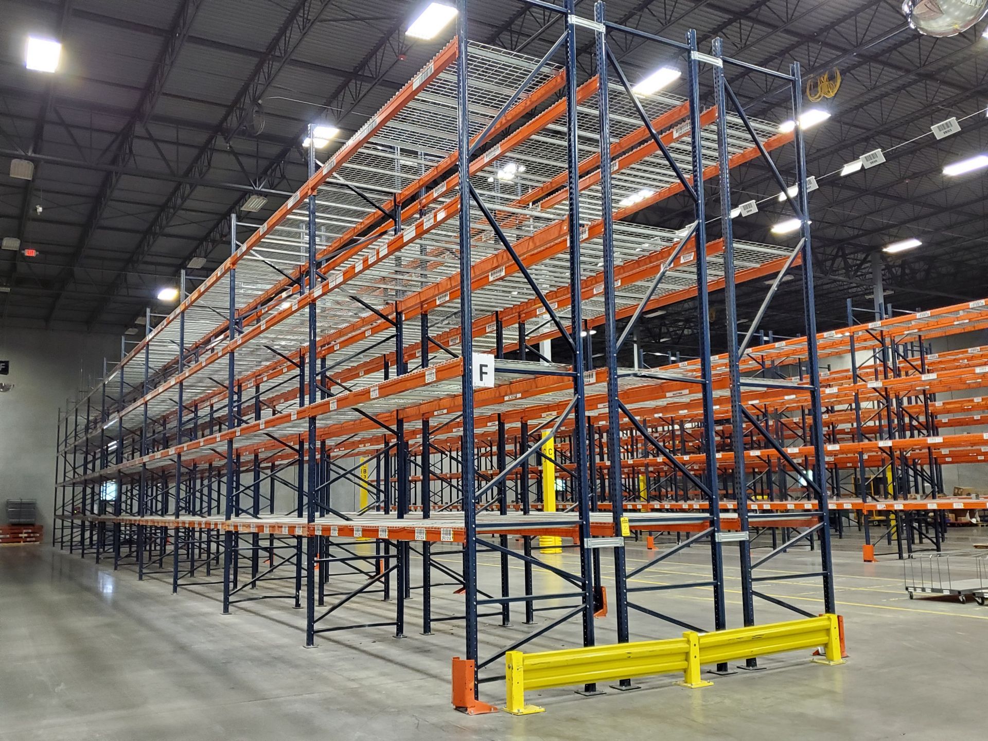 (30) BAYS OF MECULX TEARDROP PALLET RACKING, (33) 21' X 48’‘ UPRIGHTS, (240) 13' X 4-3/4-6.5" BEAMS - Image 2 of 7