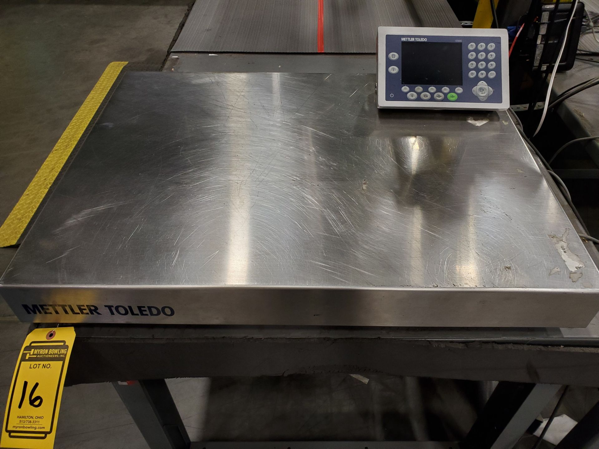 31 ½’‘ X 23 ¾’‘ METLER-TOLEDO DIGITAL PLATFORM BENCH SCALE, MODEL PB655-CC60, 120 LB. CAPACITY, - Image 2 of 9