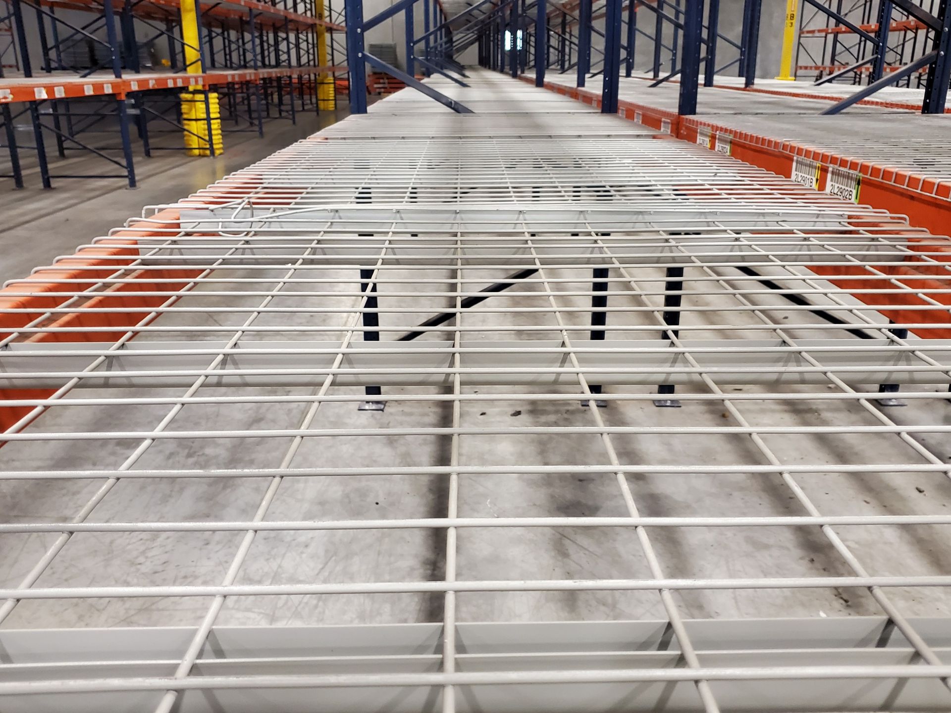 (30) BAYS OF MECULX TEARDROP PALLET RACKING, (33) 21' X 48’‘ UPRIGHTS, (240) 13' X 4-3/4-6.5" BEAMS - Image 3 of 7