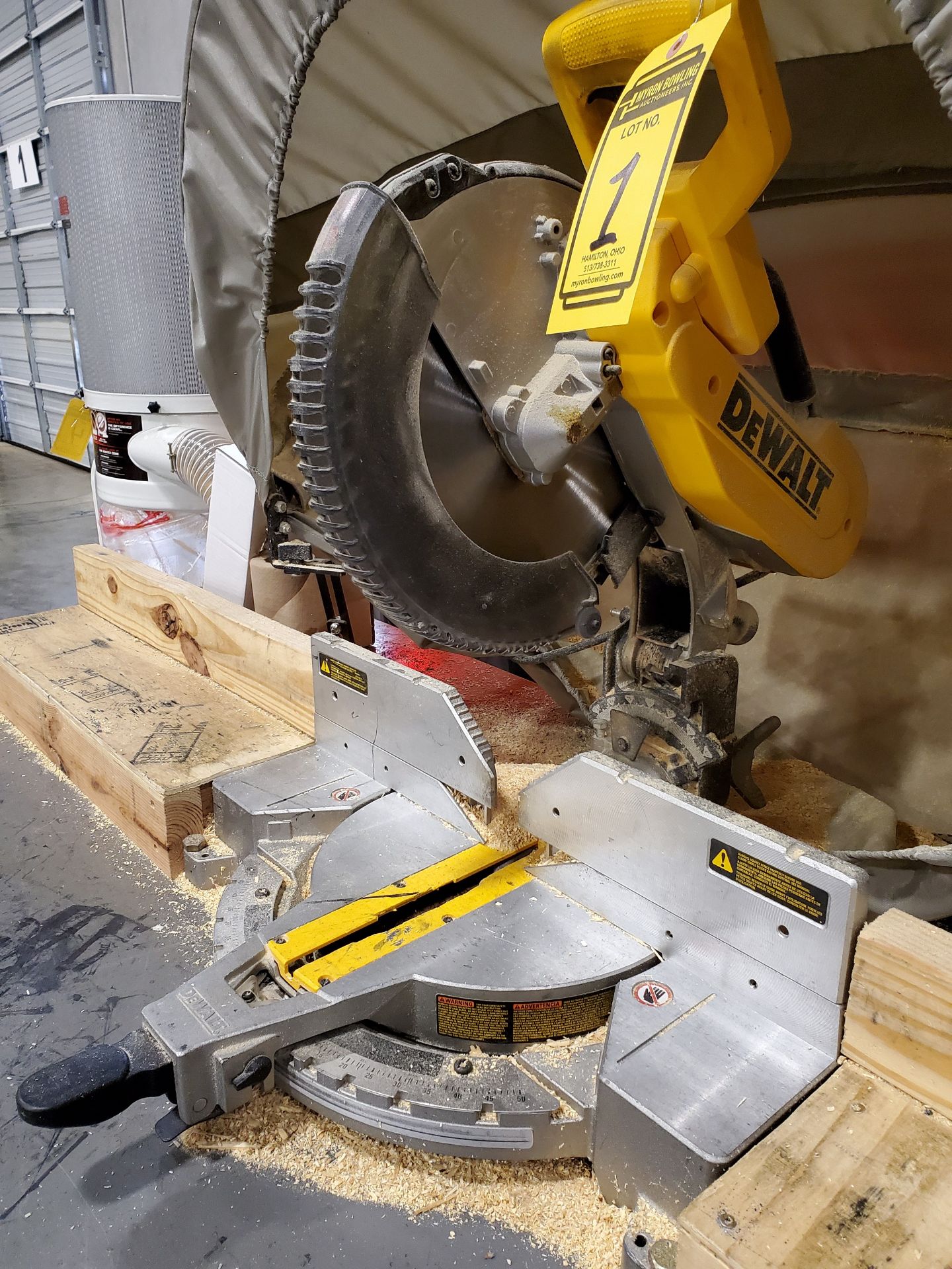 DEWALT 12’‘ DOUBLE BEVEL COMPOUND MITER SAW WITH ROUSSEAU 5000 DUST SOLUTION CANOPY, ON CUSTOM - Image 3 of 6