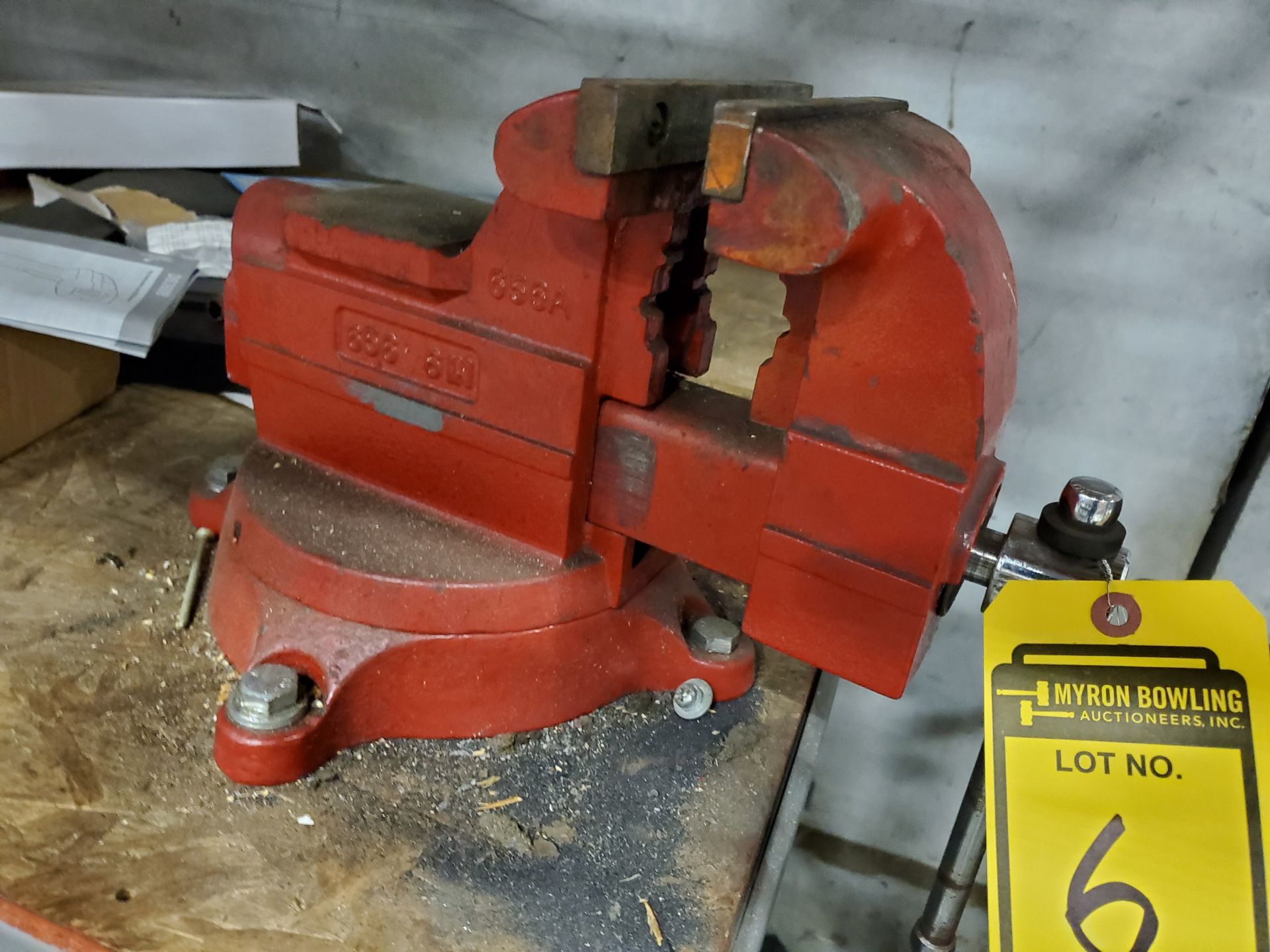 6’‘ ANVIL SWIVEL BENCH VISE ON ULINE METAL BENCH AND WELDING CURTAIN - Image 4 of 5