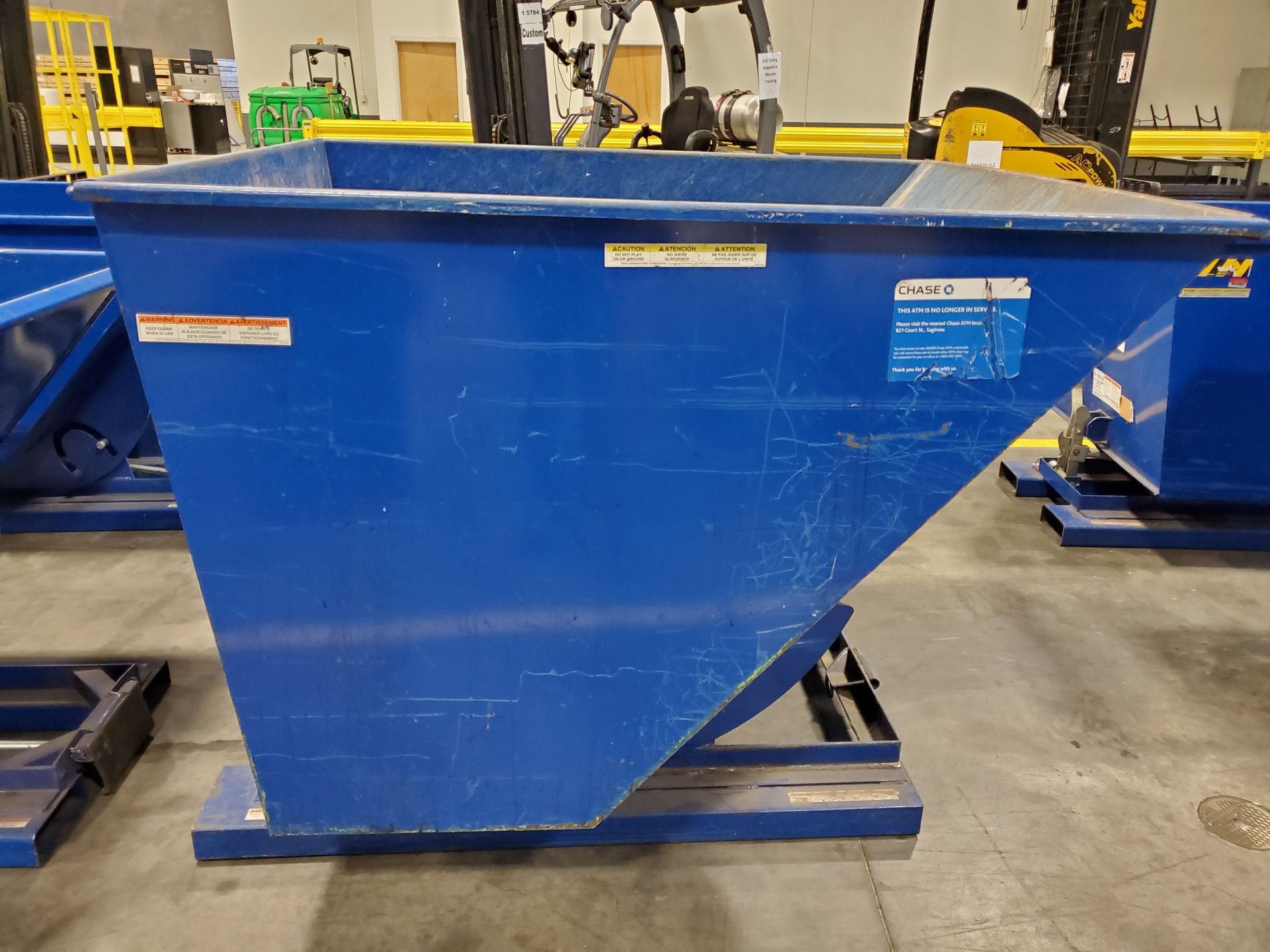 VESTIL 1 YARD SELF-DUMPING TRIP HOPPER, MODEL D-200-HD, 6,000 LB CAP