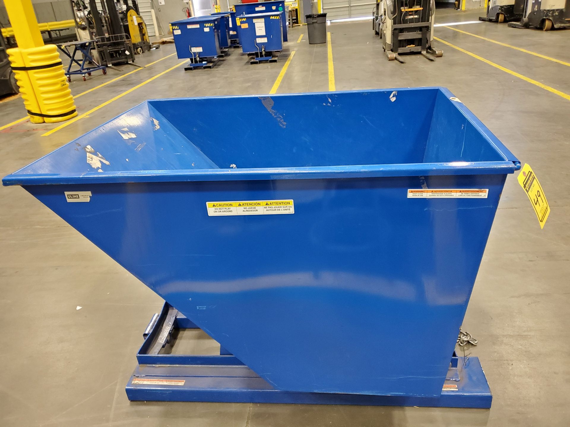 VESTIL 1/2 YARD SELF-DUMPING HOPPER, MODEL D-100-HD, 2,000 LB CAPACITY